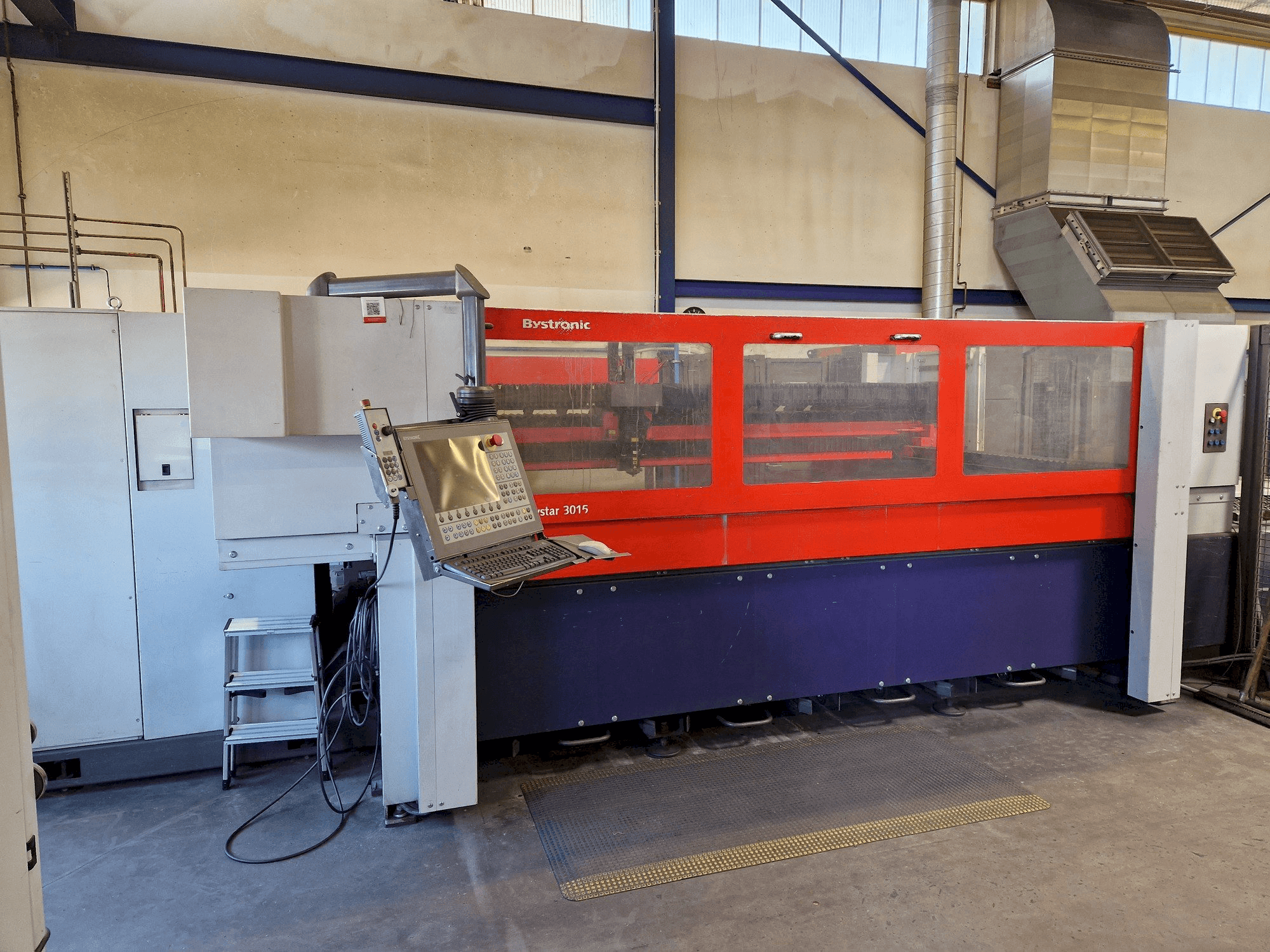 Prikaz stroja Bystronic Bystar 3015 sprijeda