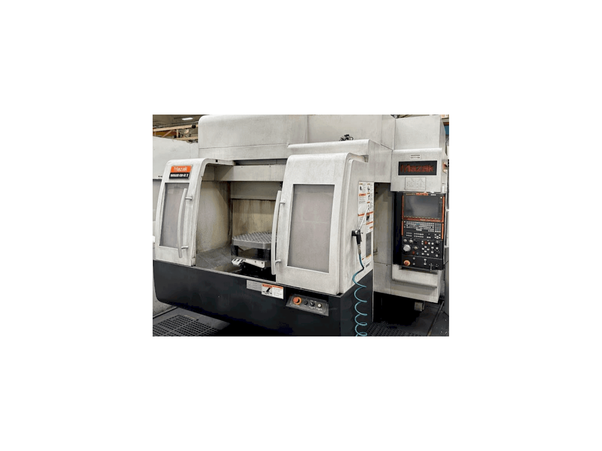 Prikaz stroja Mazak Variaxis 630-5X II sprijeda