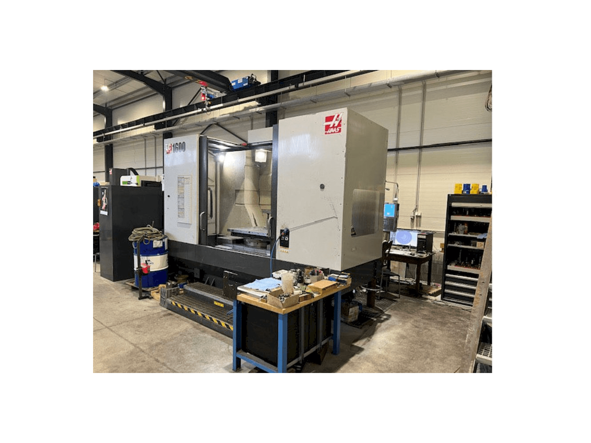 Prikaz stroja HAAS EC-1600 sprijeda