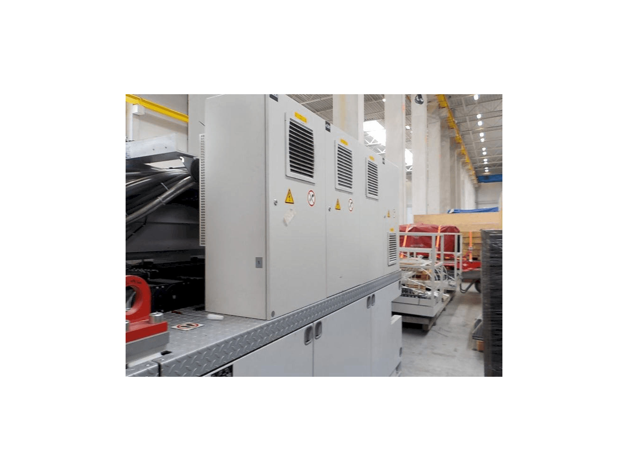 Prikaz stroja Krauss Maffei 1600/6100 MX sprijeda