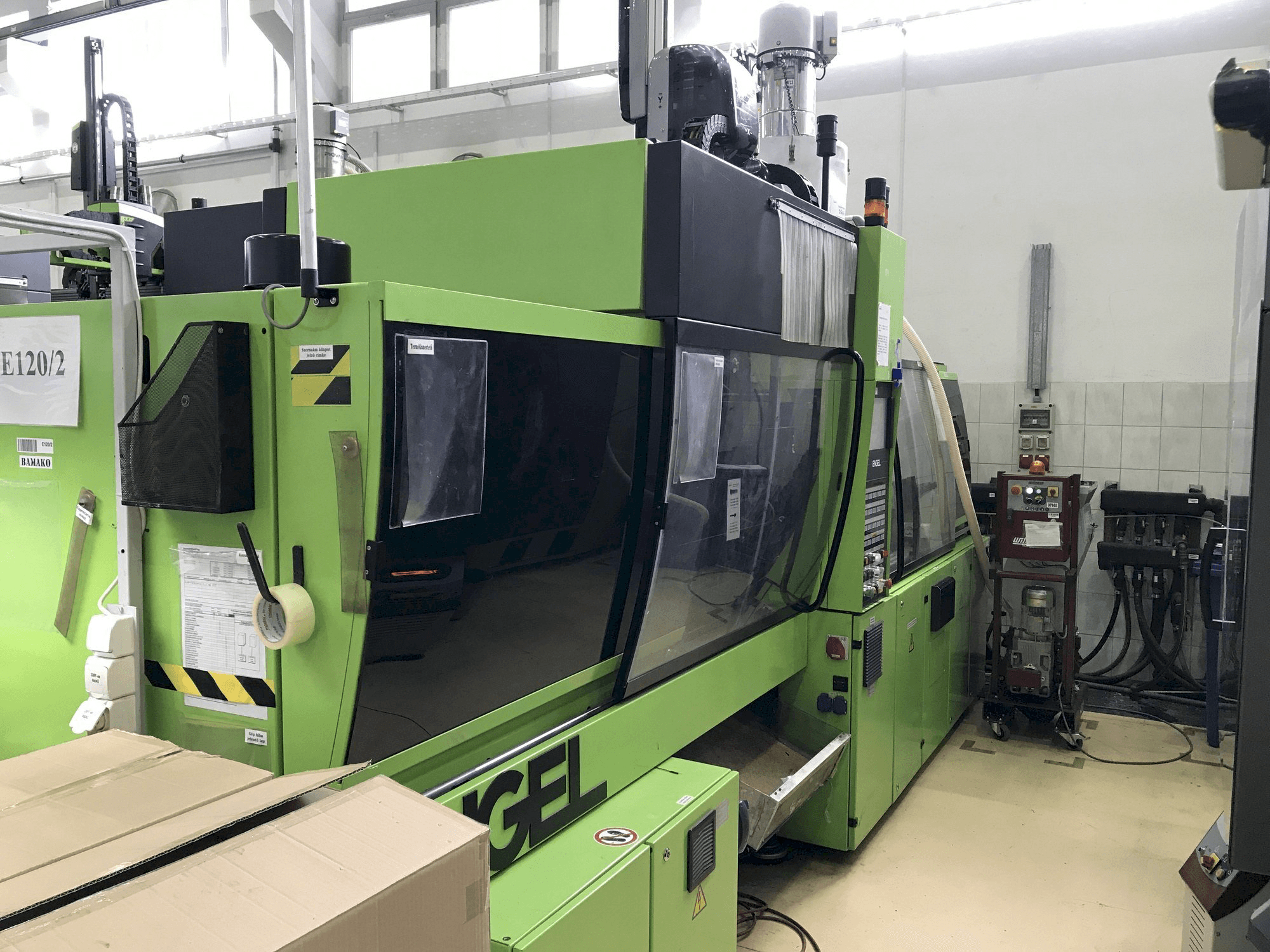 Prikaz stroja ENGEL VC 500/120 Plus sprijeda