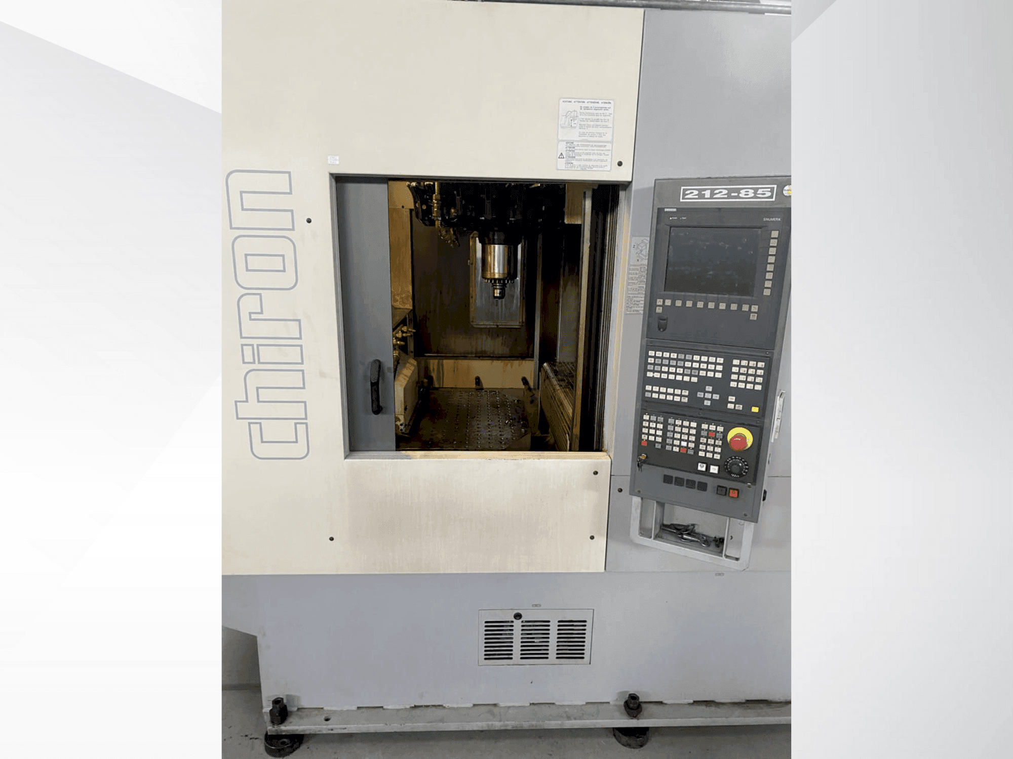 Prikaz stroja CHIRON DZ 18 W sprijeda