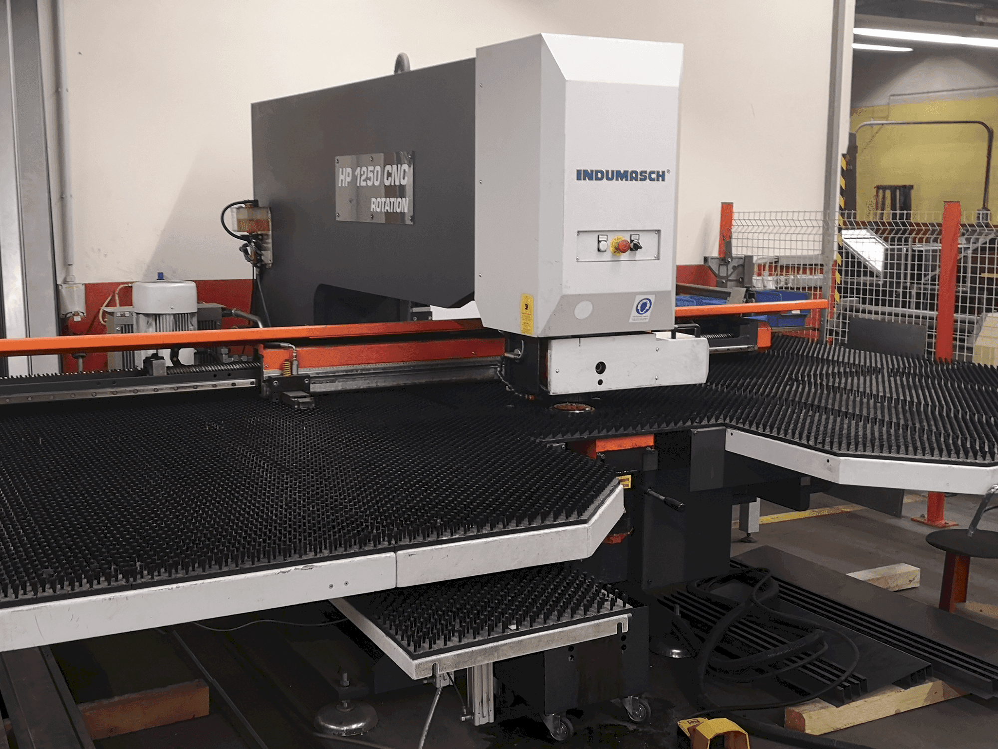 Prikaz stroja IMAC HP 1250 INDEX sprijeda