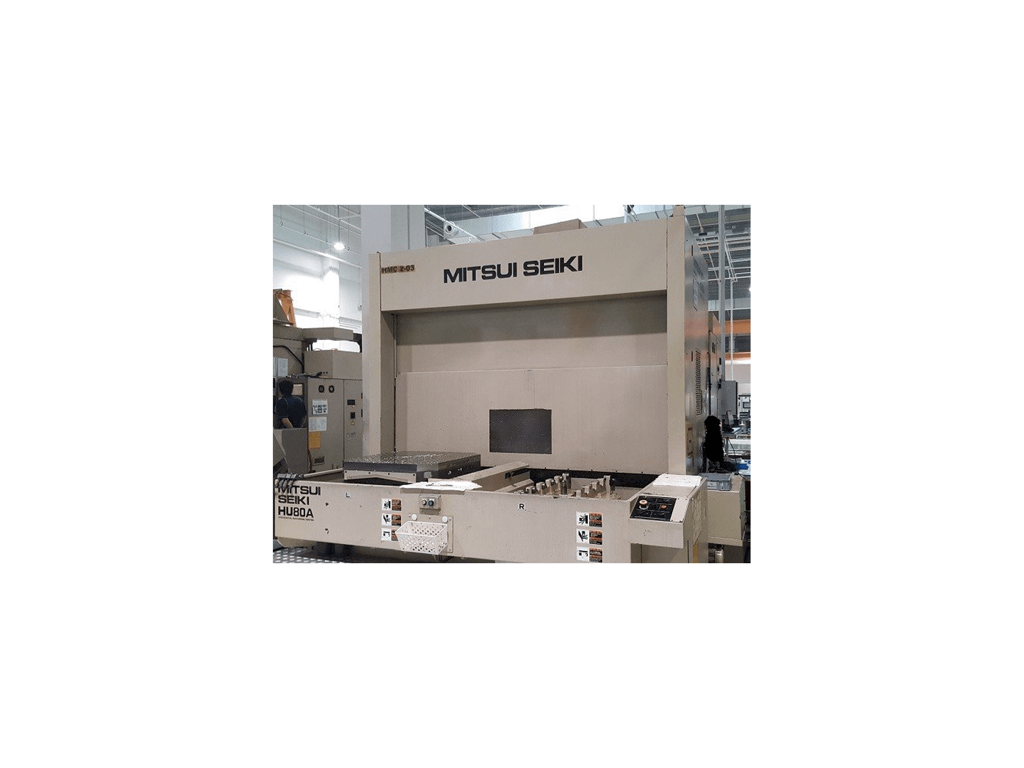 Prikaz stroja Mitsui Seiki HU80A sprijeda