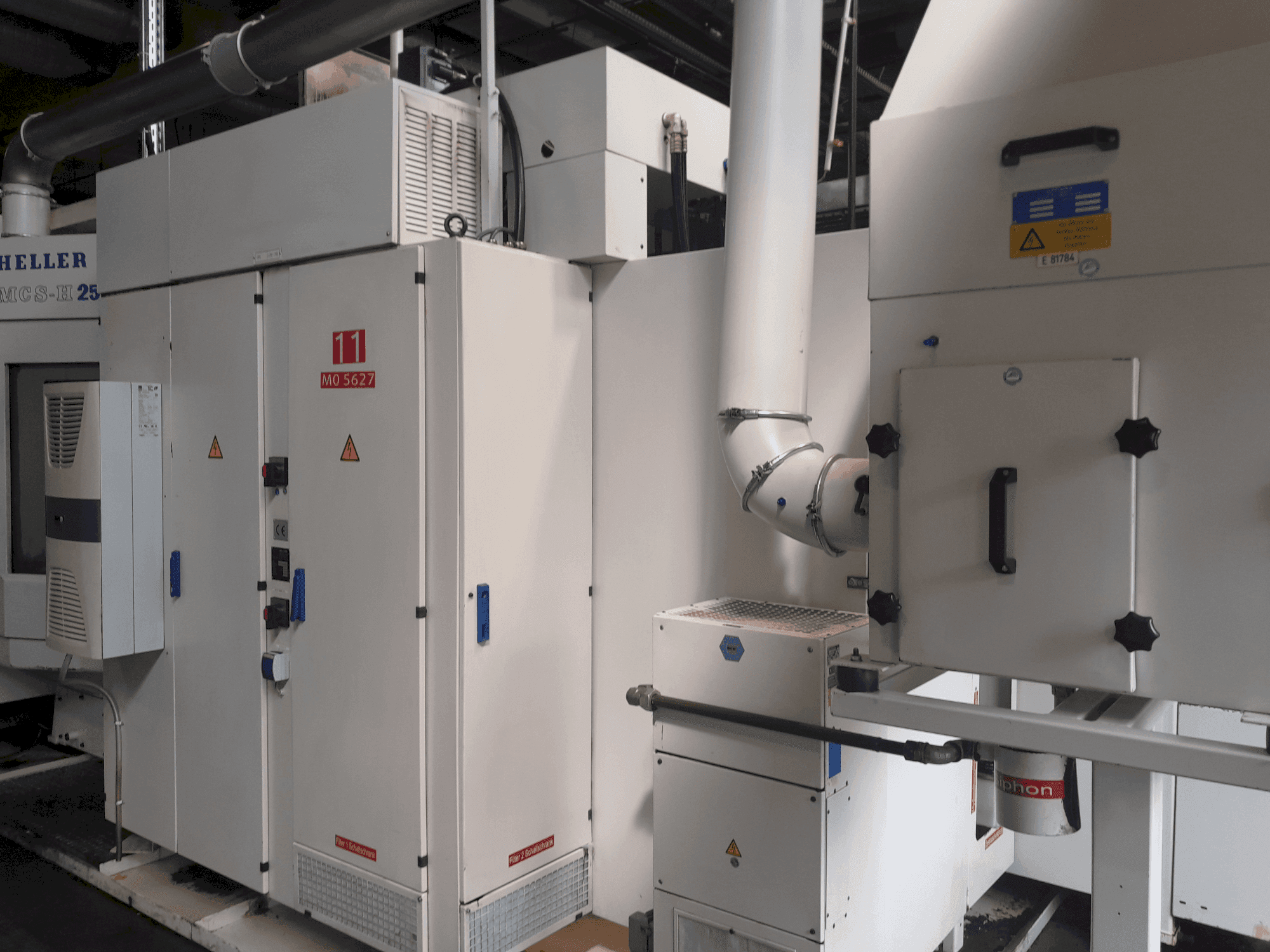 Prikaz bočne strane stroja HELLER MCS-H 250