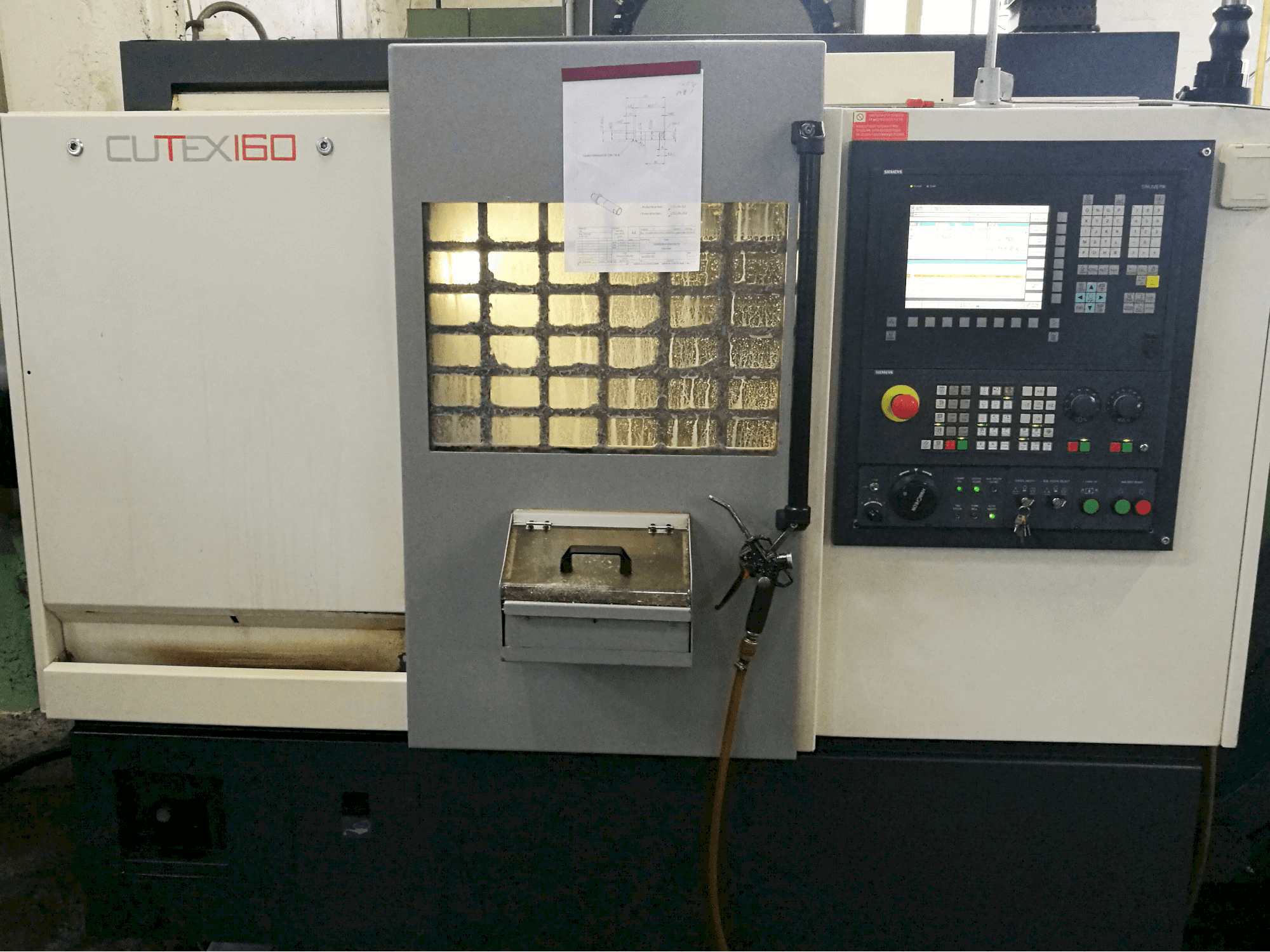 Prikaz stroja HWACHEON CUTEX-160 sprijeda