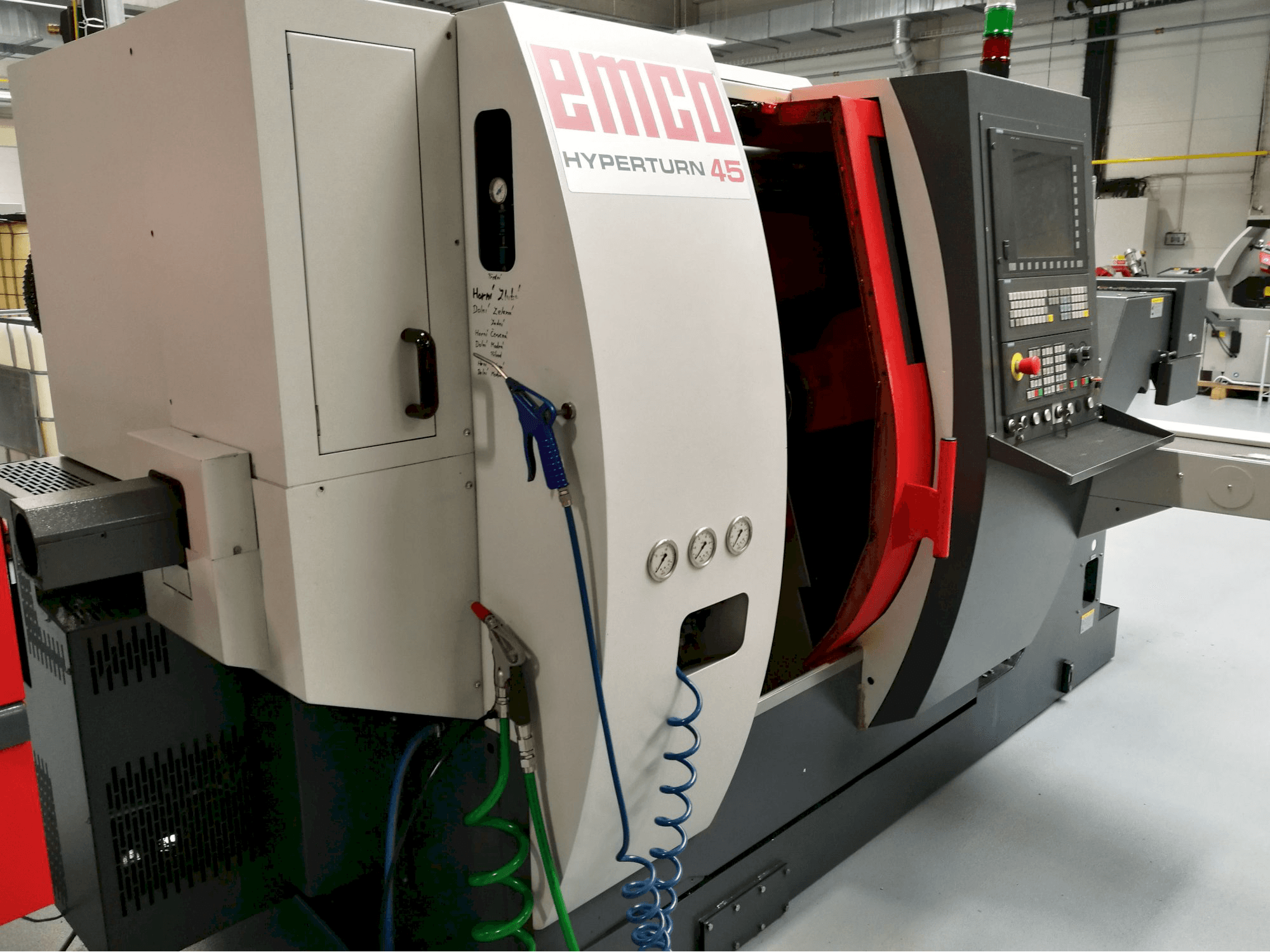 Prikaz stroja EMCO HYPERTURN 45 slijeva
