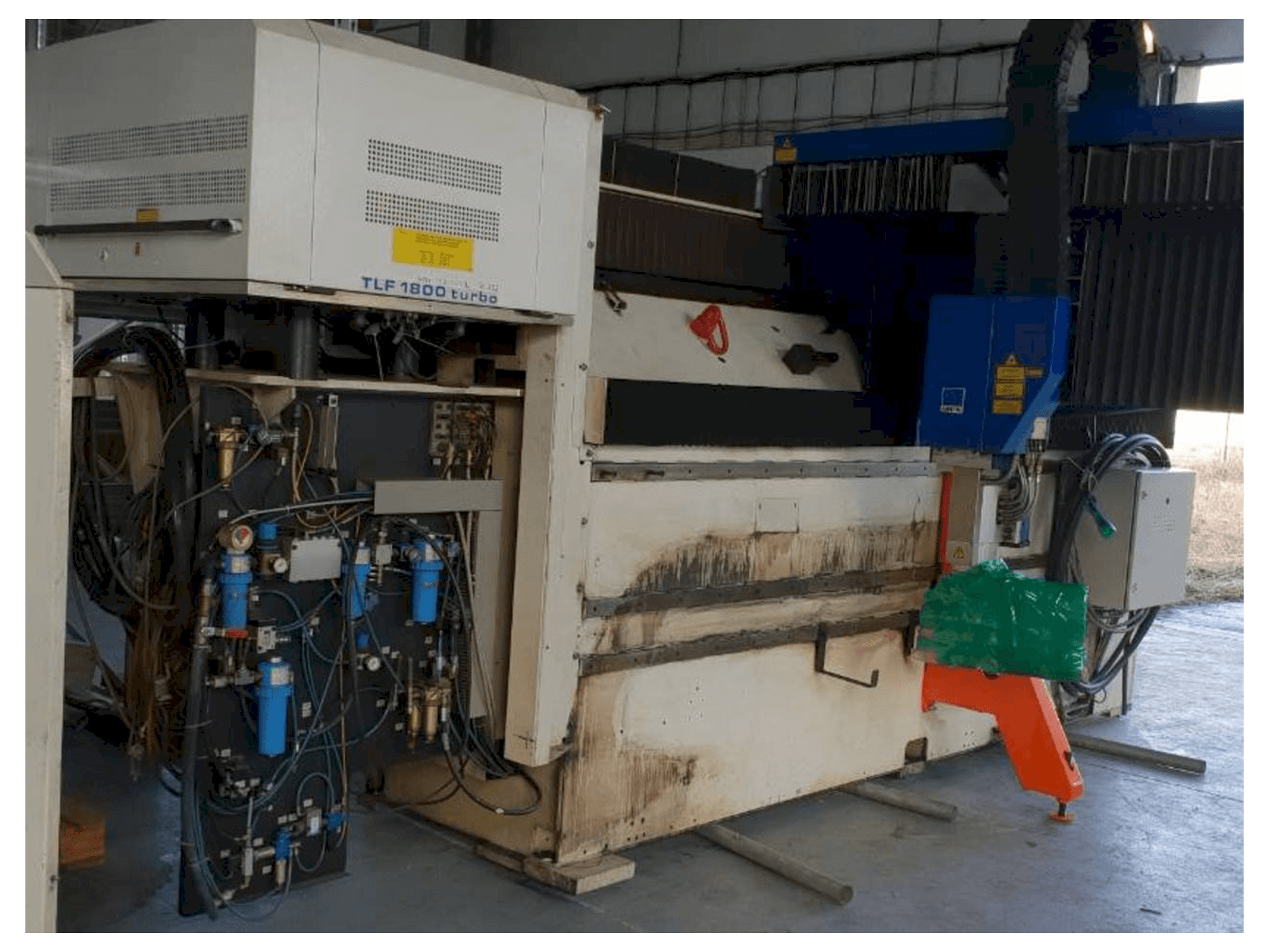 Prikaz stroja Trumpf Lasercell TLC 1005 sprijeda