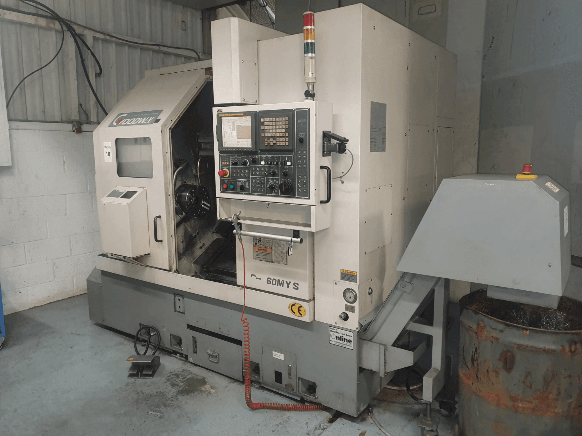 Prikaz stroja Goodway GS-260MYS sprijeda