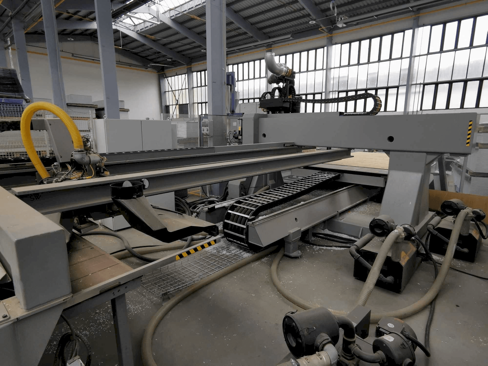 Prikaz stroja BIESSE EXCEL NBC 712 X1-S sprijeda