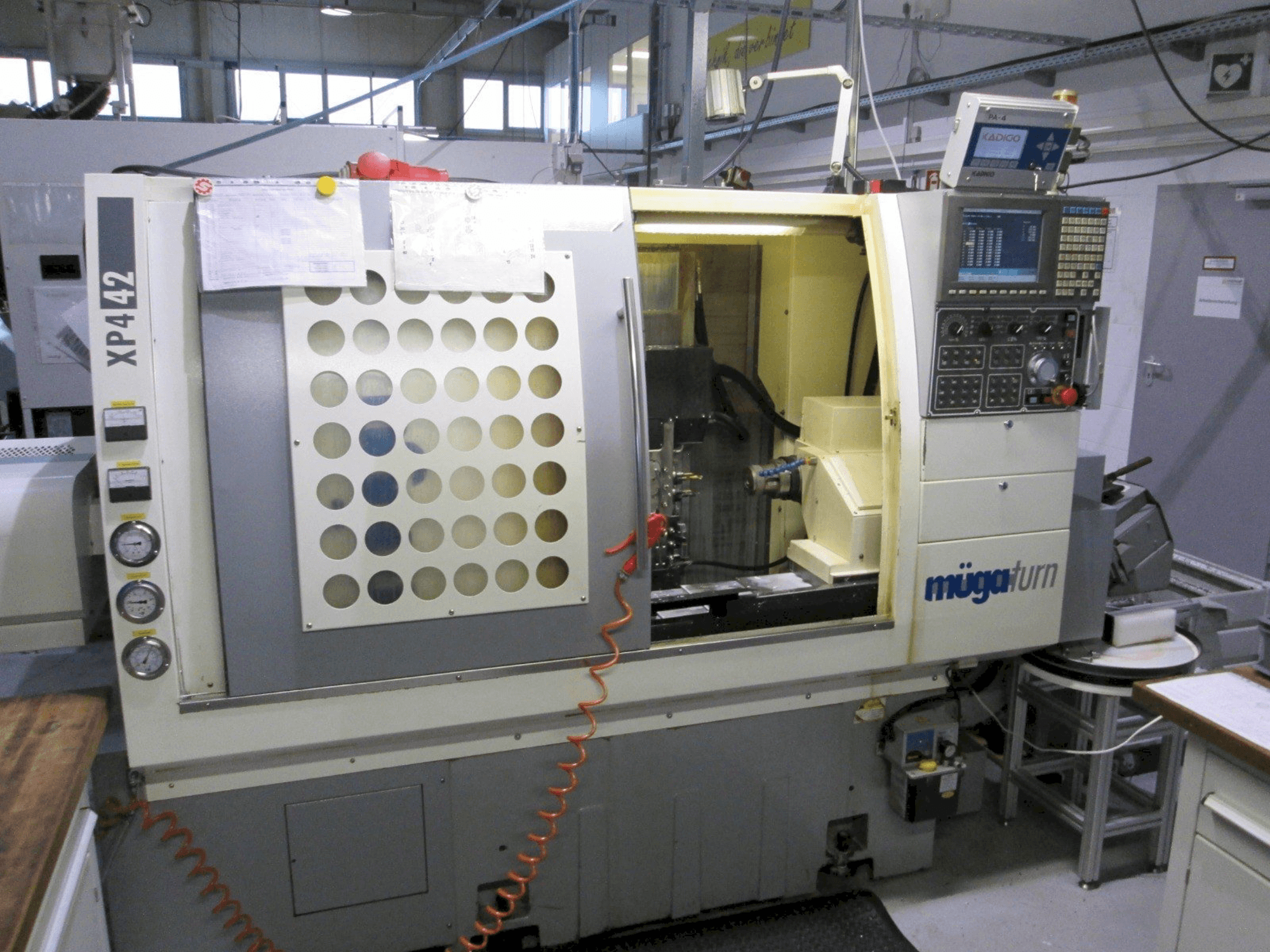 Prikaz stroja Muga XP4 42SM sprijeda