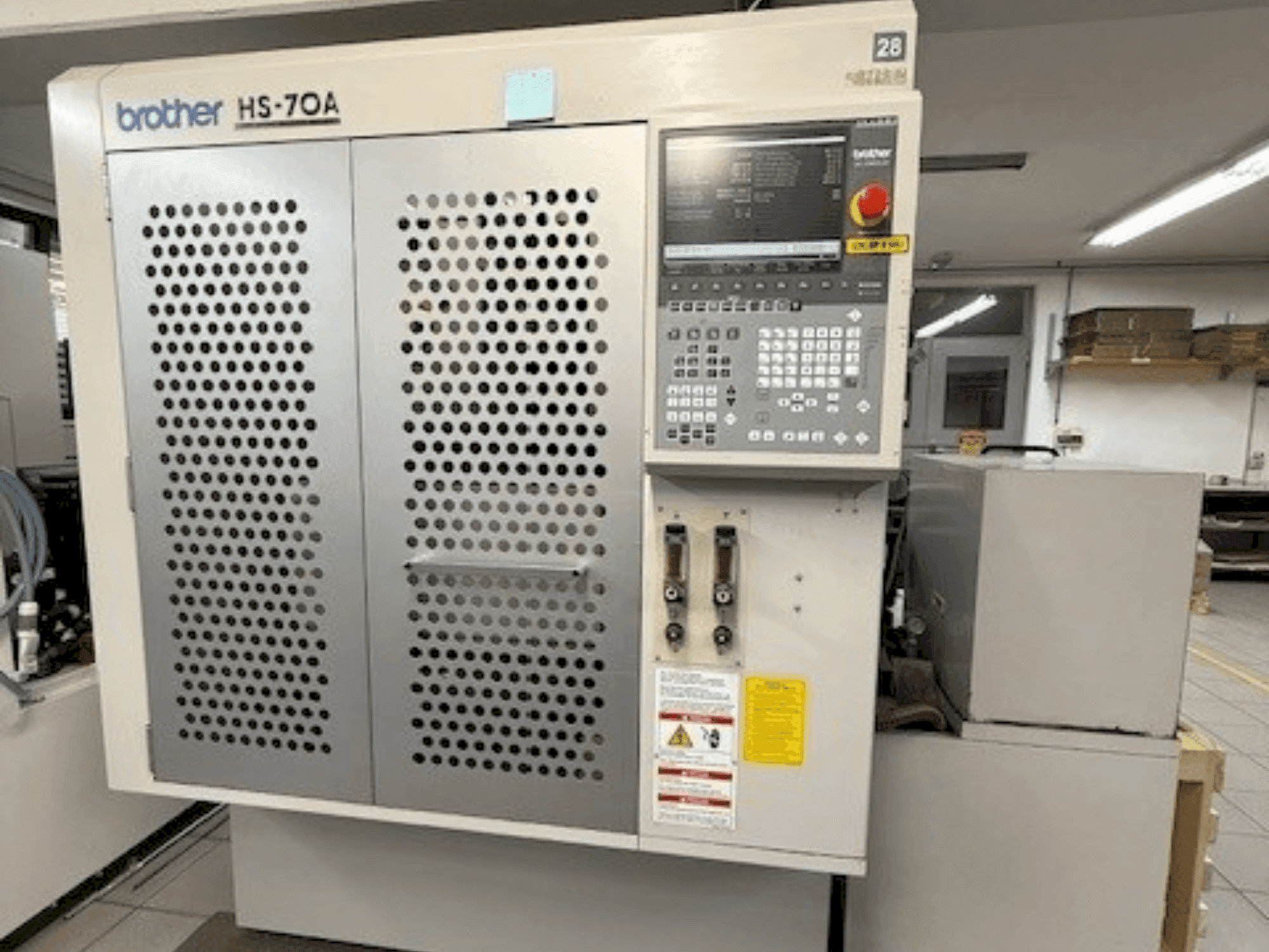 Prikaz stroja Brother HS-70A sprijeda