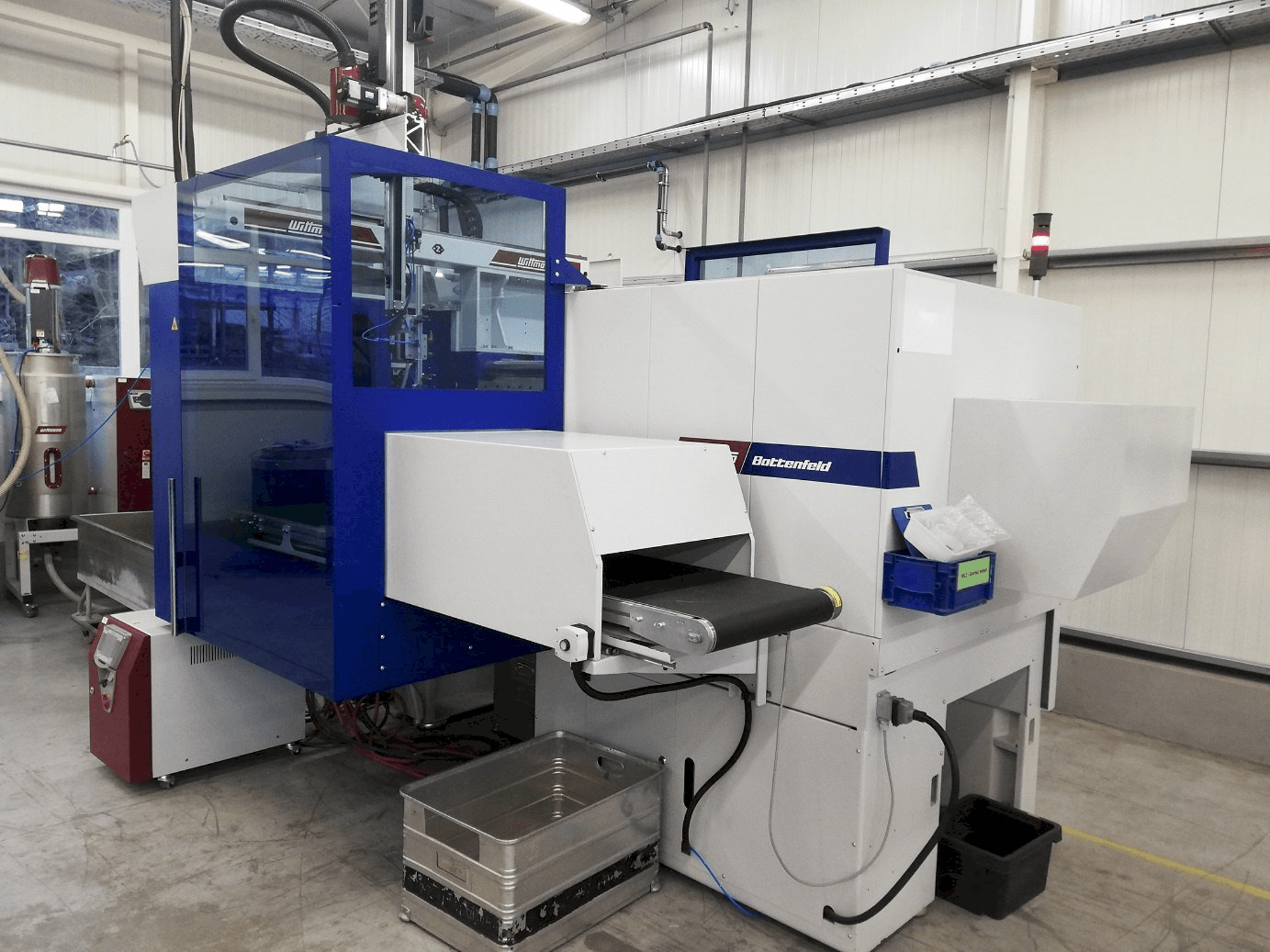 Prikaz lijeve strane stroja Battenfeld Smart Power 240/1330