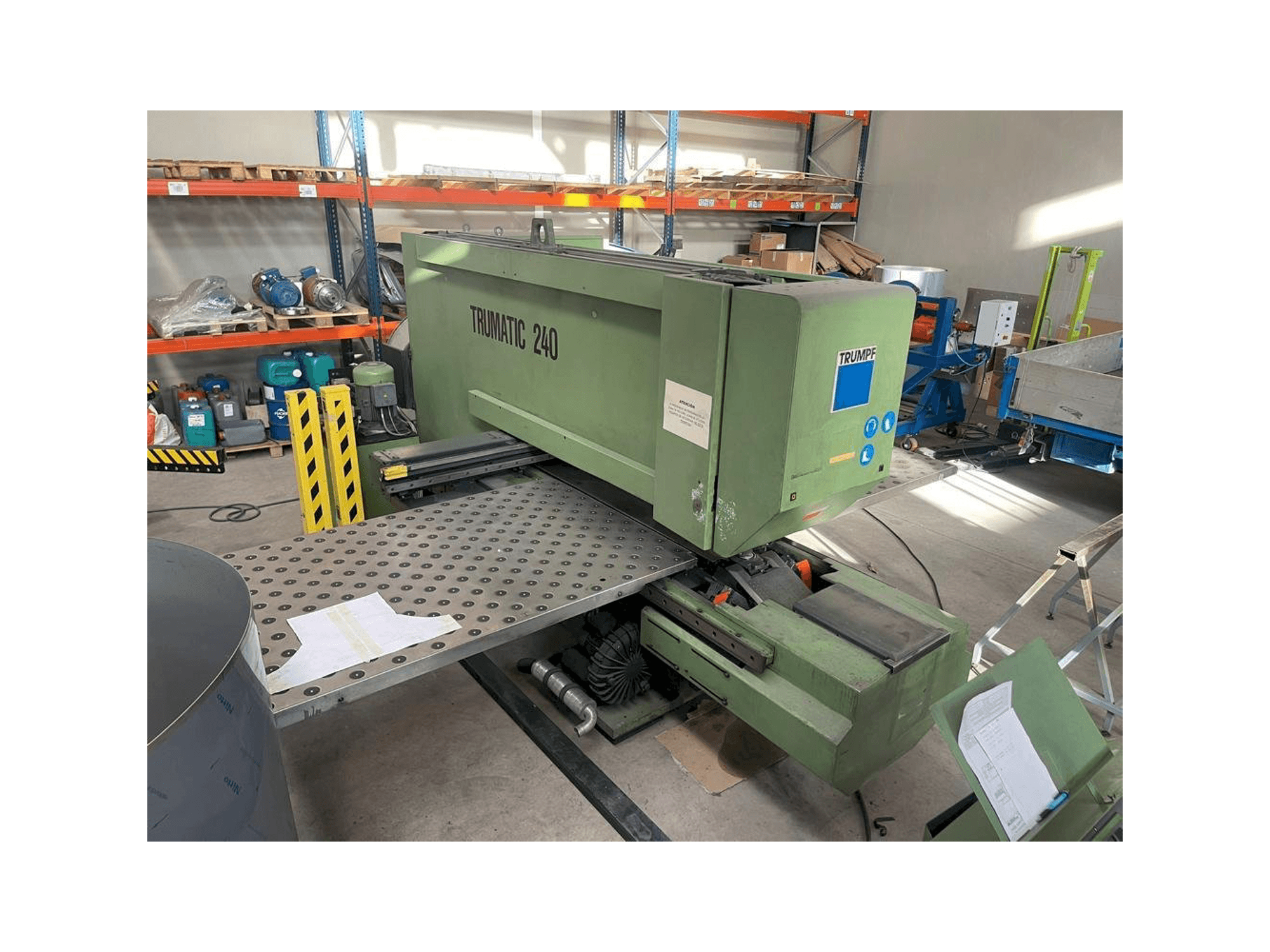Prikaz stroja Trumpf TRUMATIC 240 sprijeda