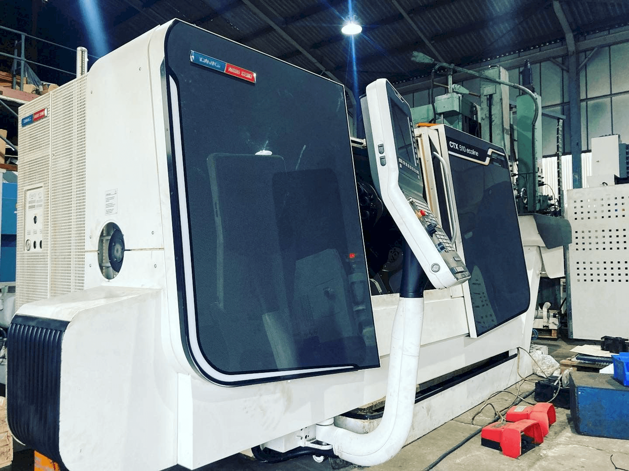 Prikaz lijeve strane stroja DMG Mori Seiki CTX 510 ECO