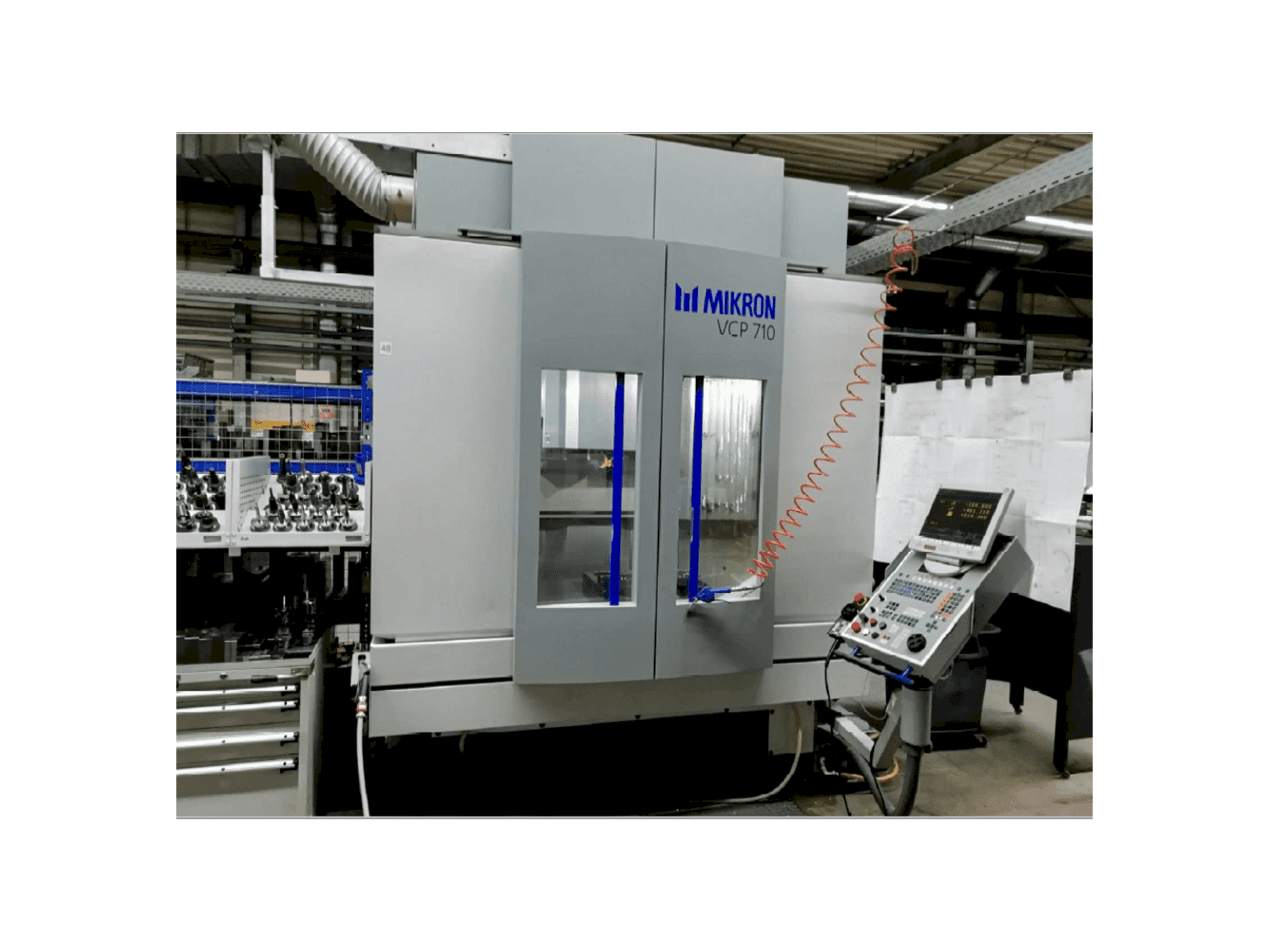 Prikaz stroja MIKRON VCP 710 sprijeda