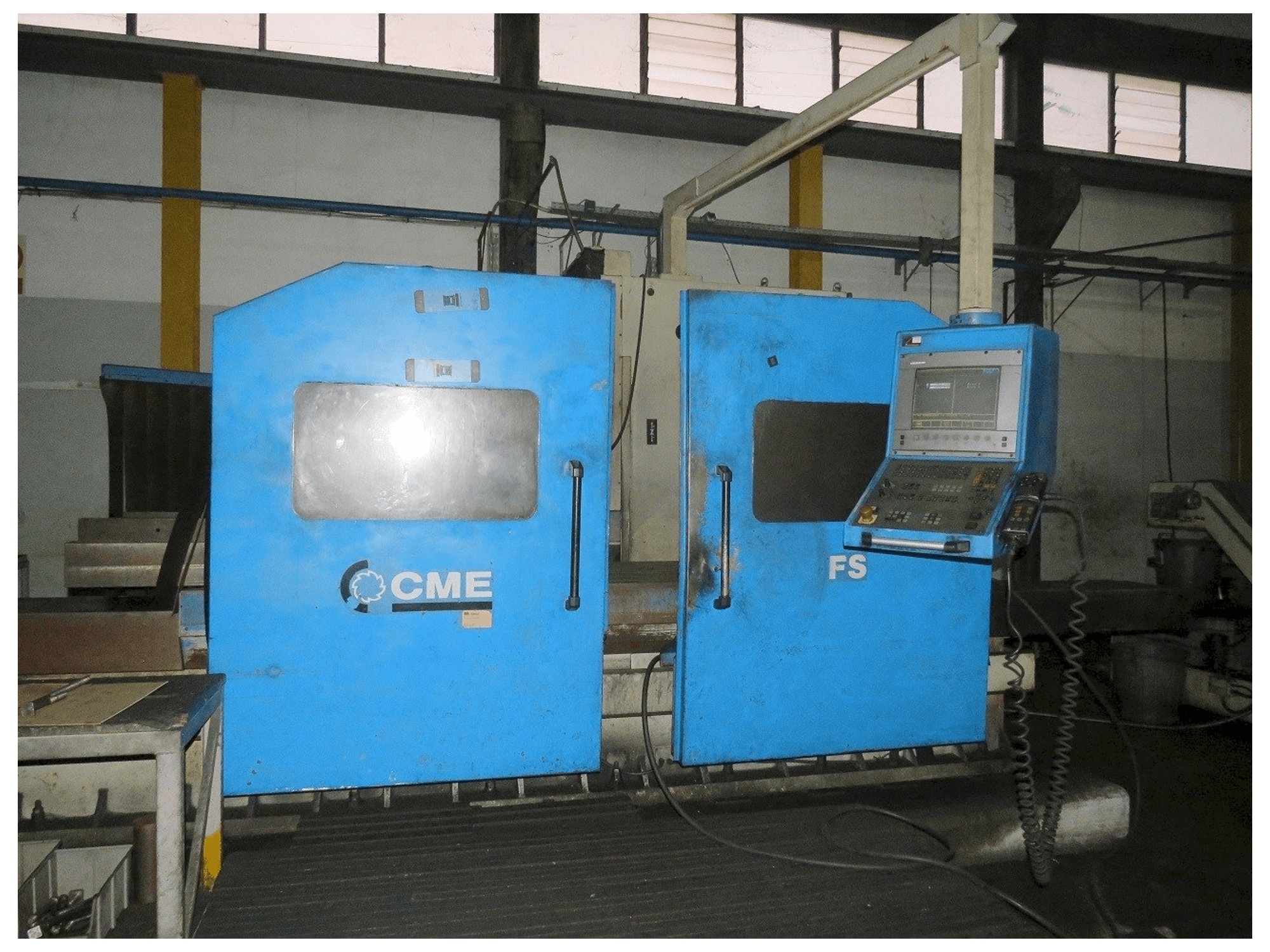 Prikaz stroja CME FS2 sprijeda