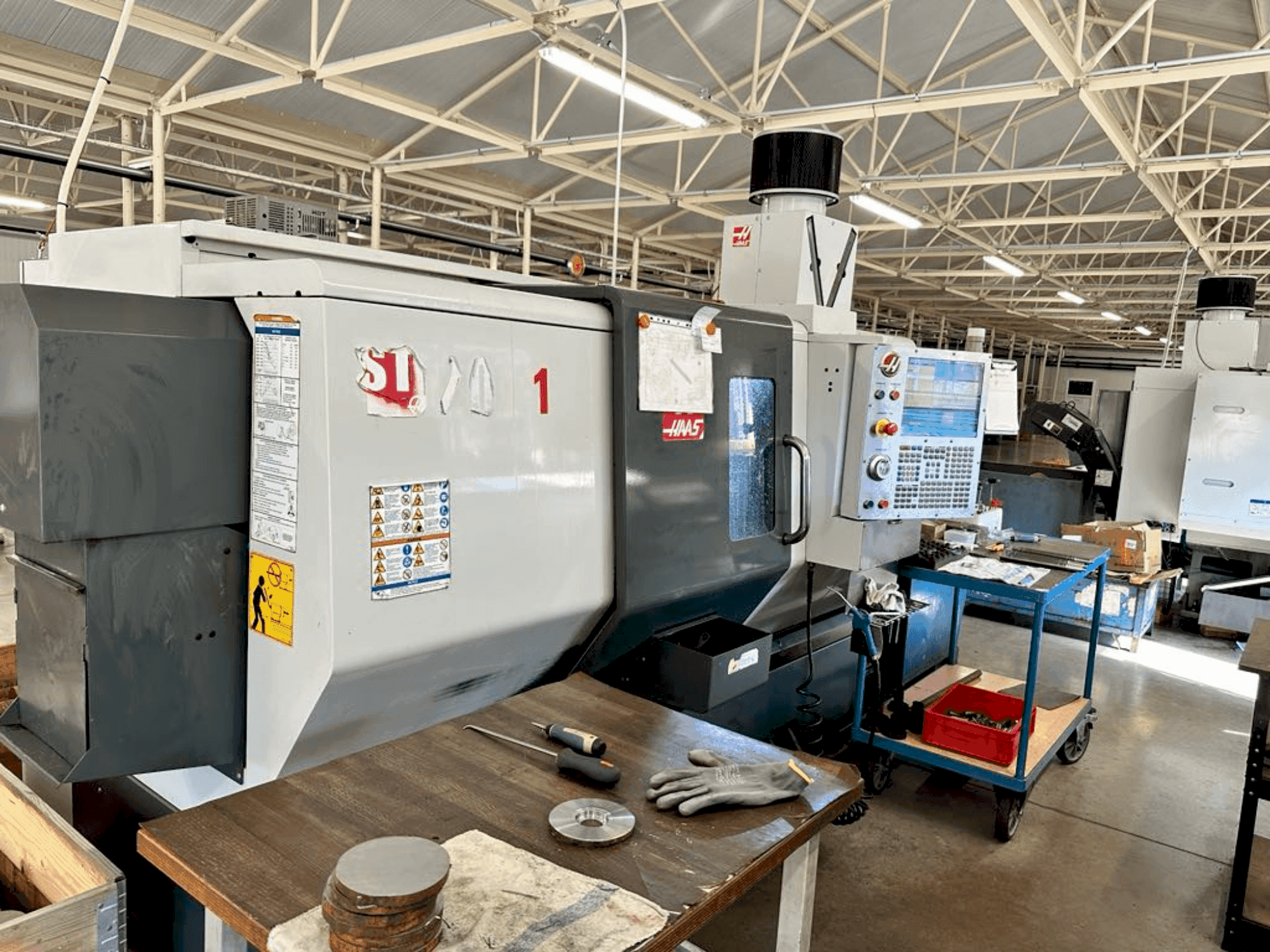 Prikaz stroja HAAS ST-20Y sprijeda