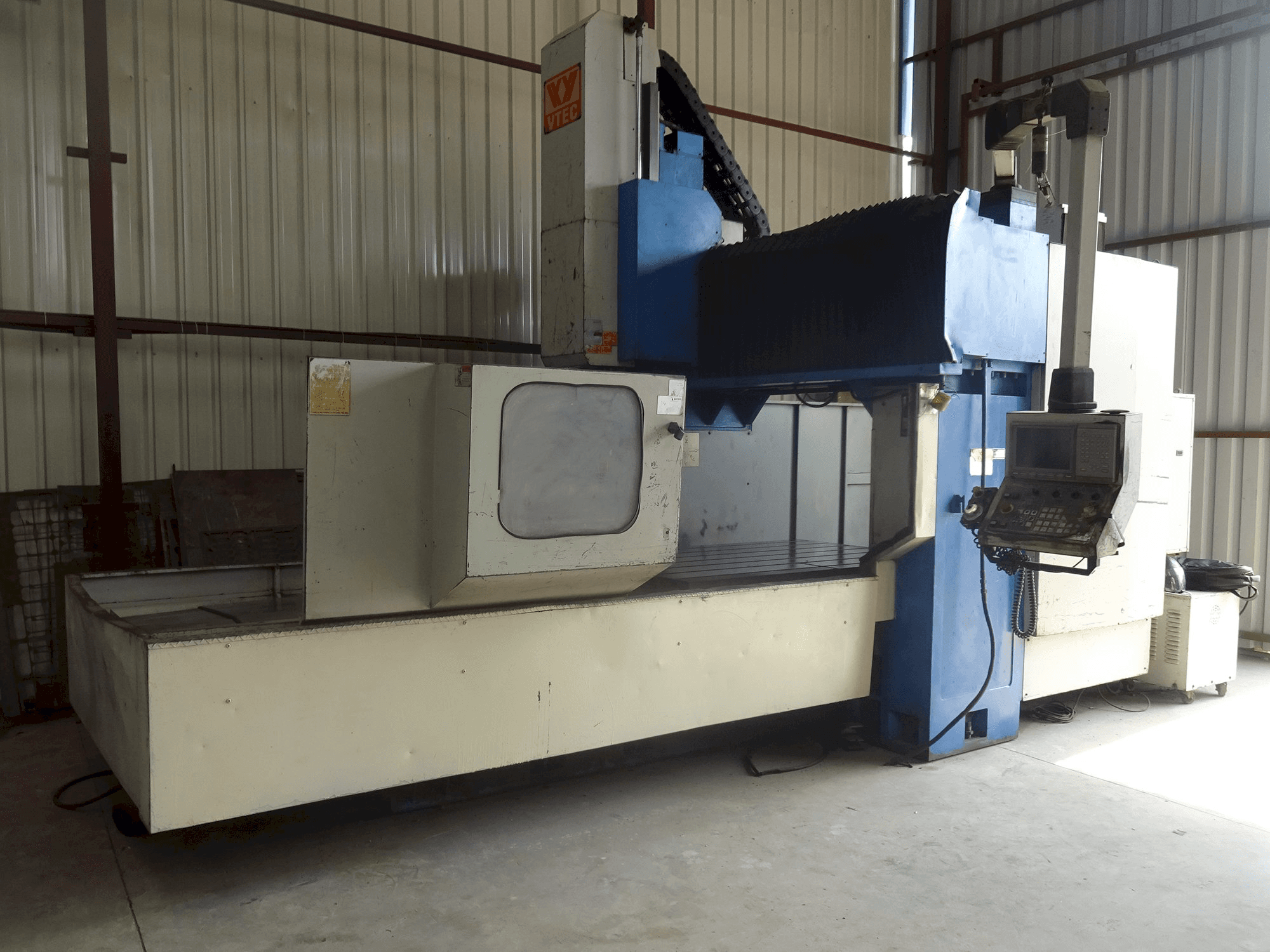 Prikaz stroja Vision Wide VB-2015 sprijeda