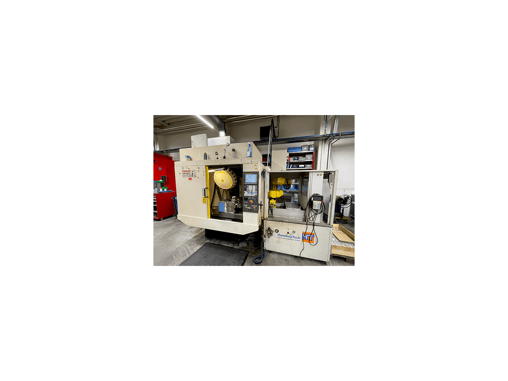 Prikaz stroja FANUC Robodrill Alpha-T21iEL sprijeda