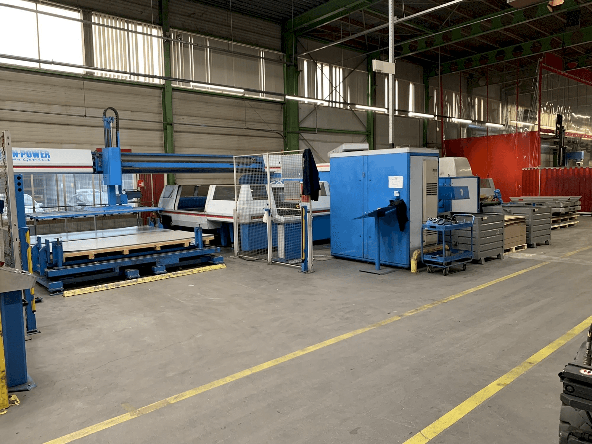 Prikaz stroja Finn-Power TRS6 SU sprijeda