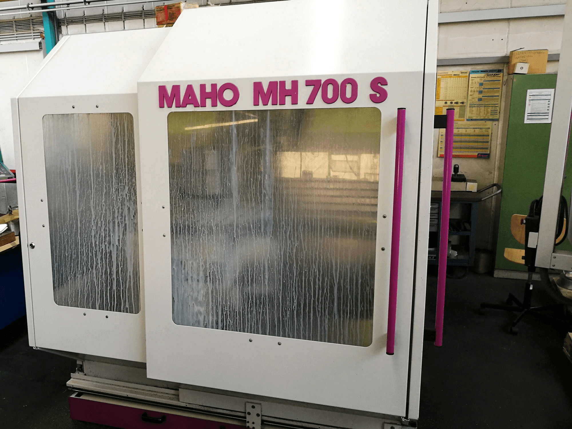Prikaz stroja Maho MH 700 S sprijeda