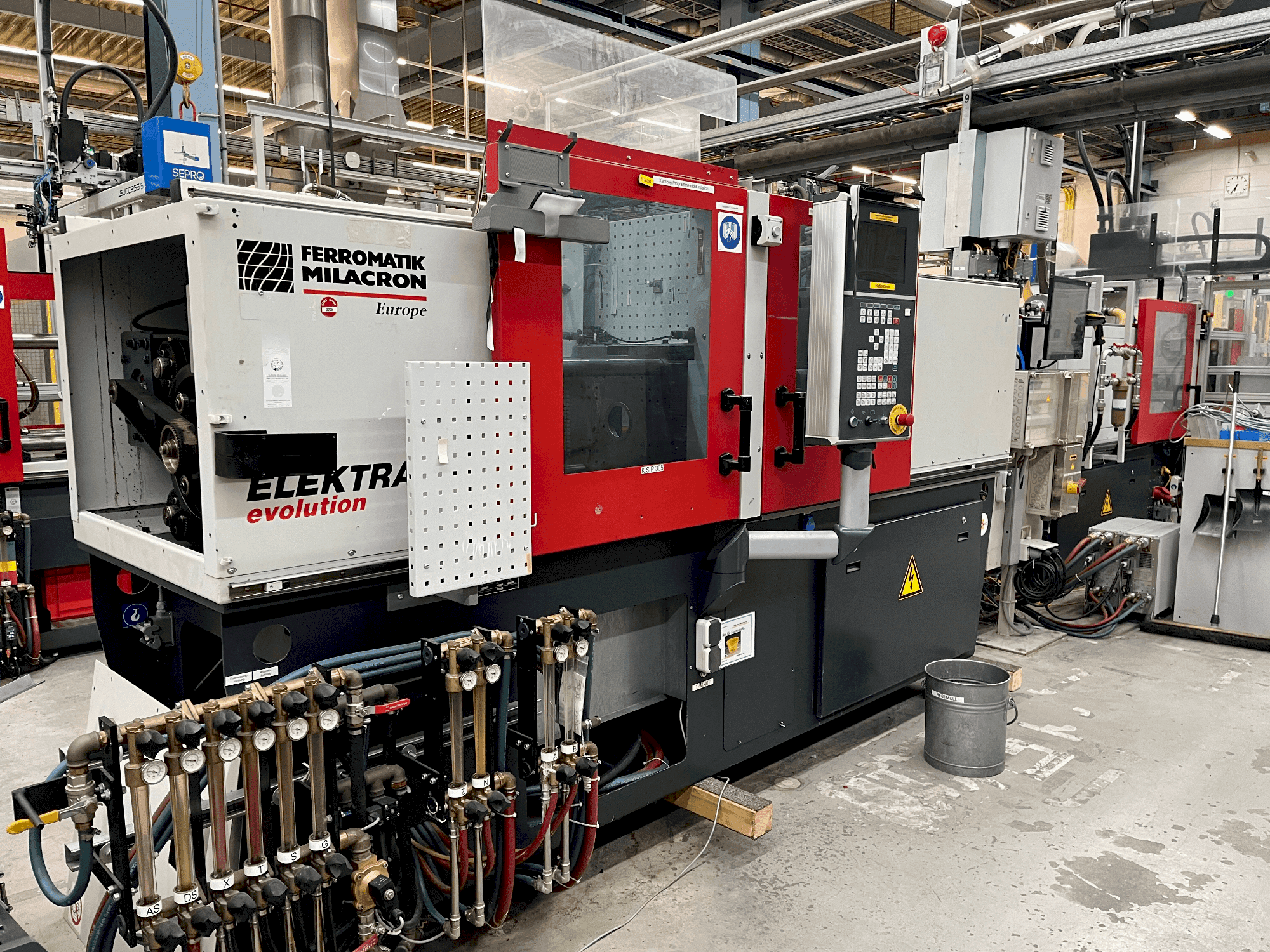 Prikaz stroja FERROMATIK EE 30 sprijeda