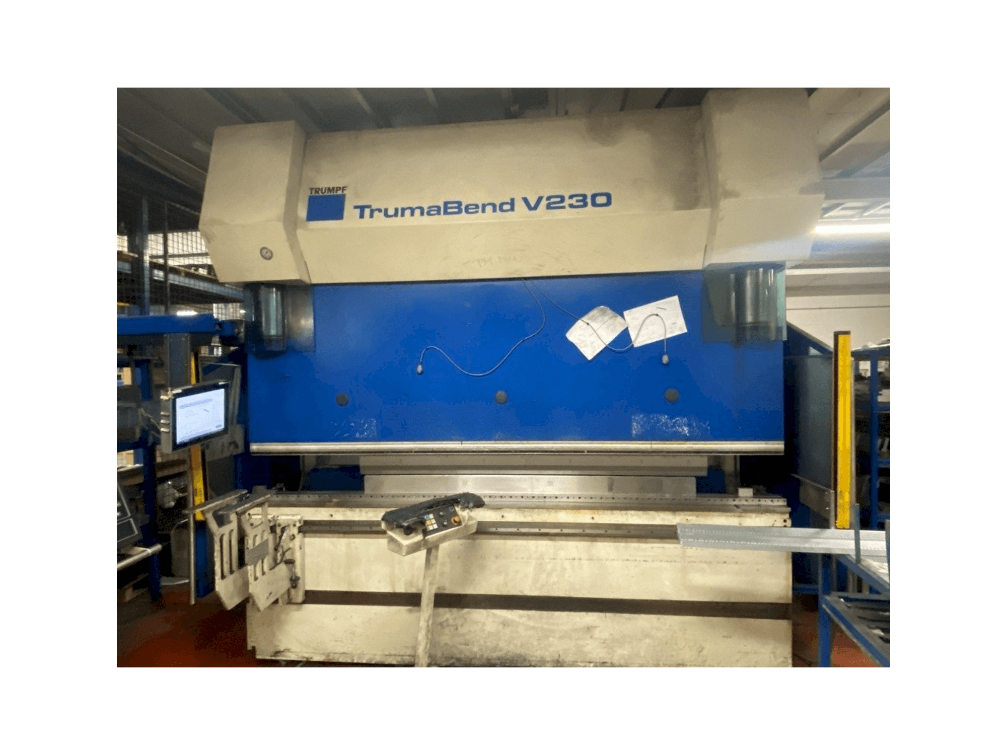 Prikaz stroja Trumpf TrumaBend V230 sprijeda