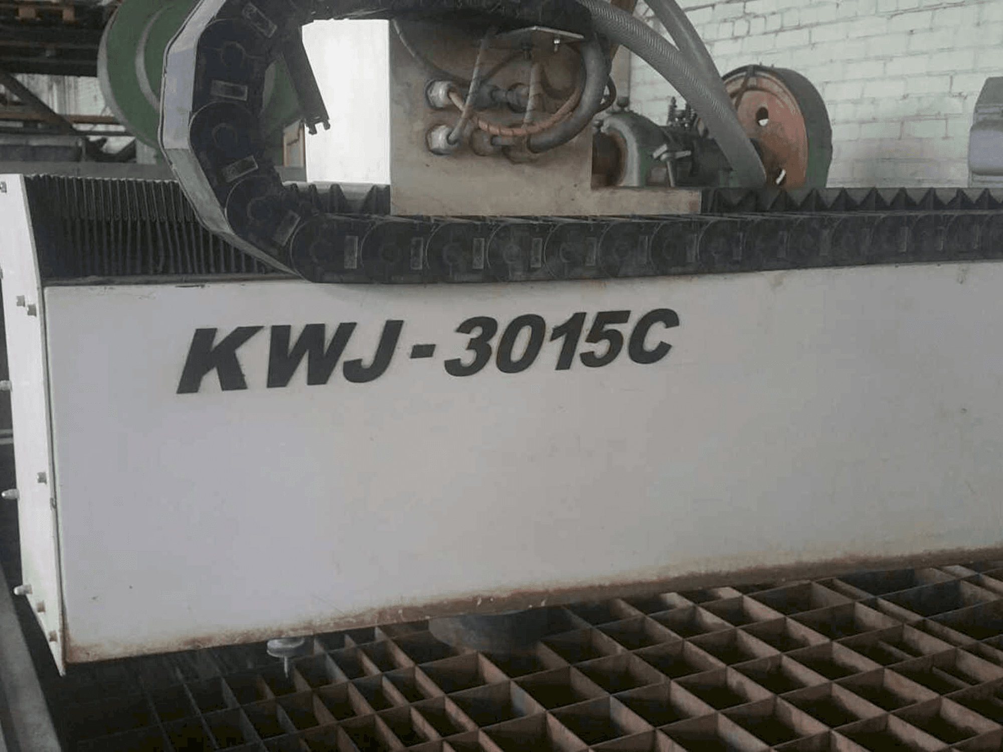 Prikaz stroja Kenner KWJ 3020 C KMT Streamline SL-V 30 sprijeda