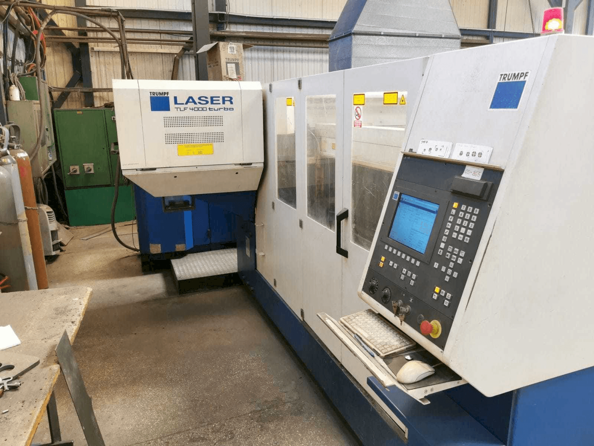 Prikaz stroja Trumpf L4030 sprijeda