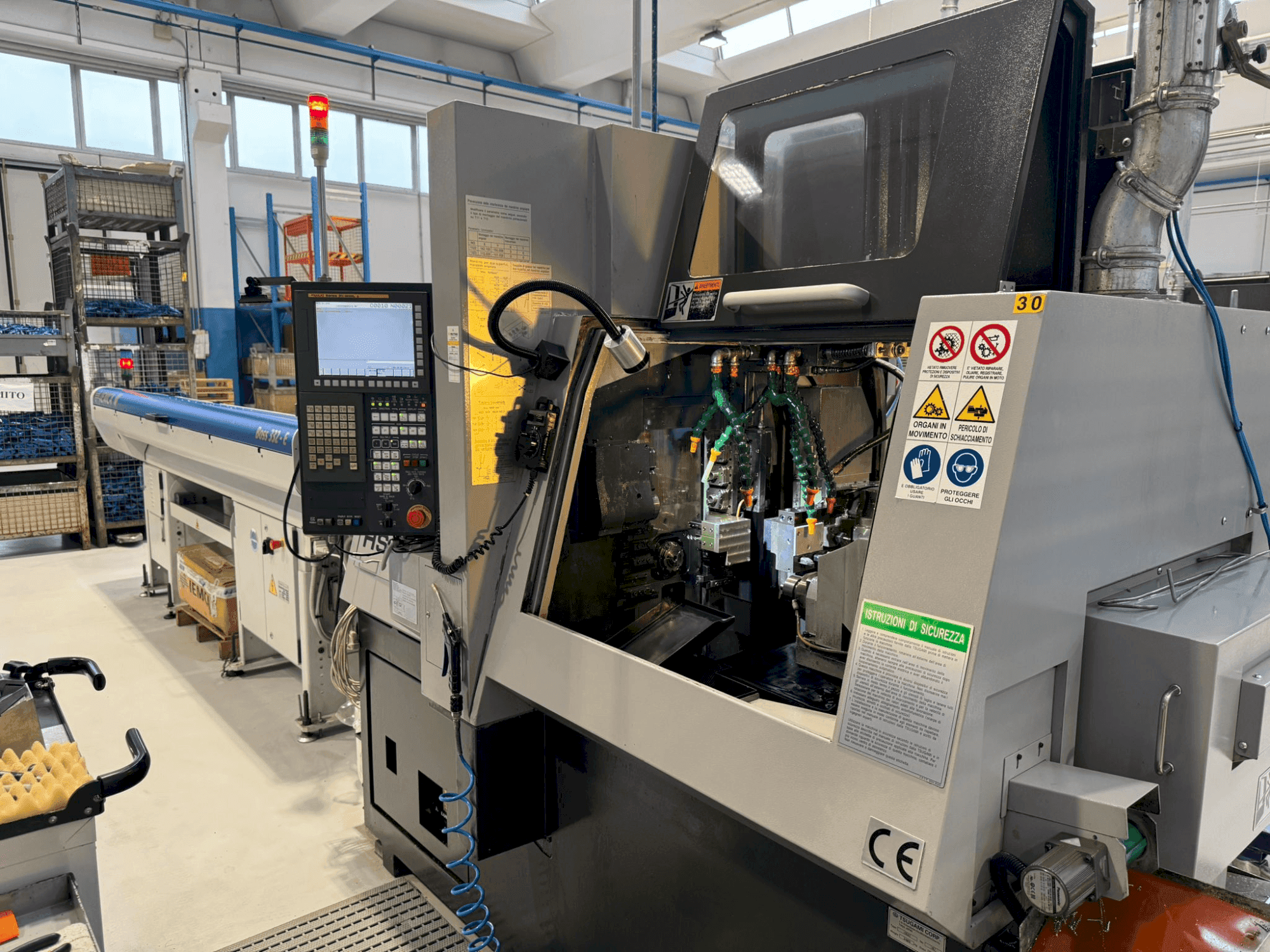 Prikaz stroja TSUGAMI HS32 sprijeda