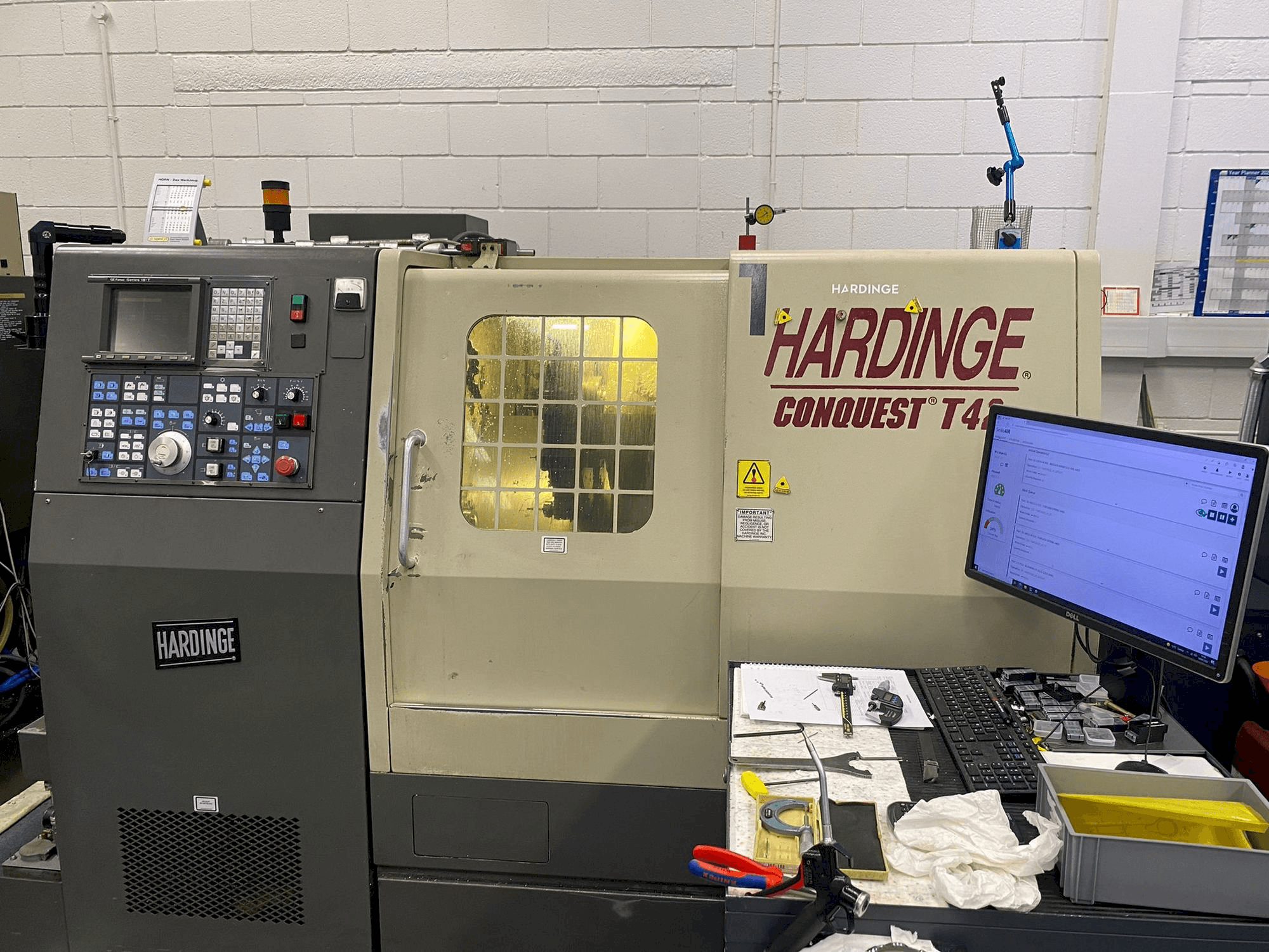 Prikaz stroja HARDINGE Conquest T42 sprijeda
