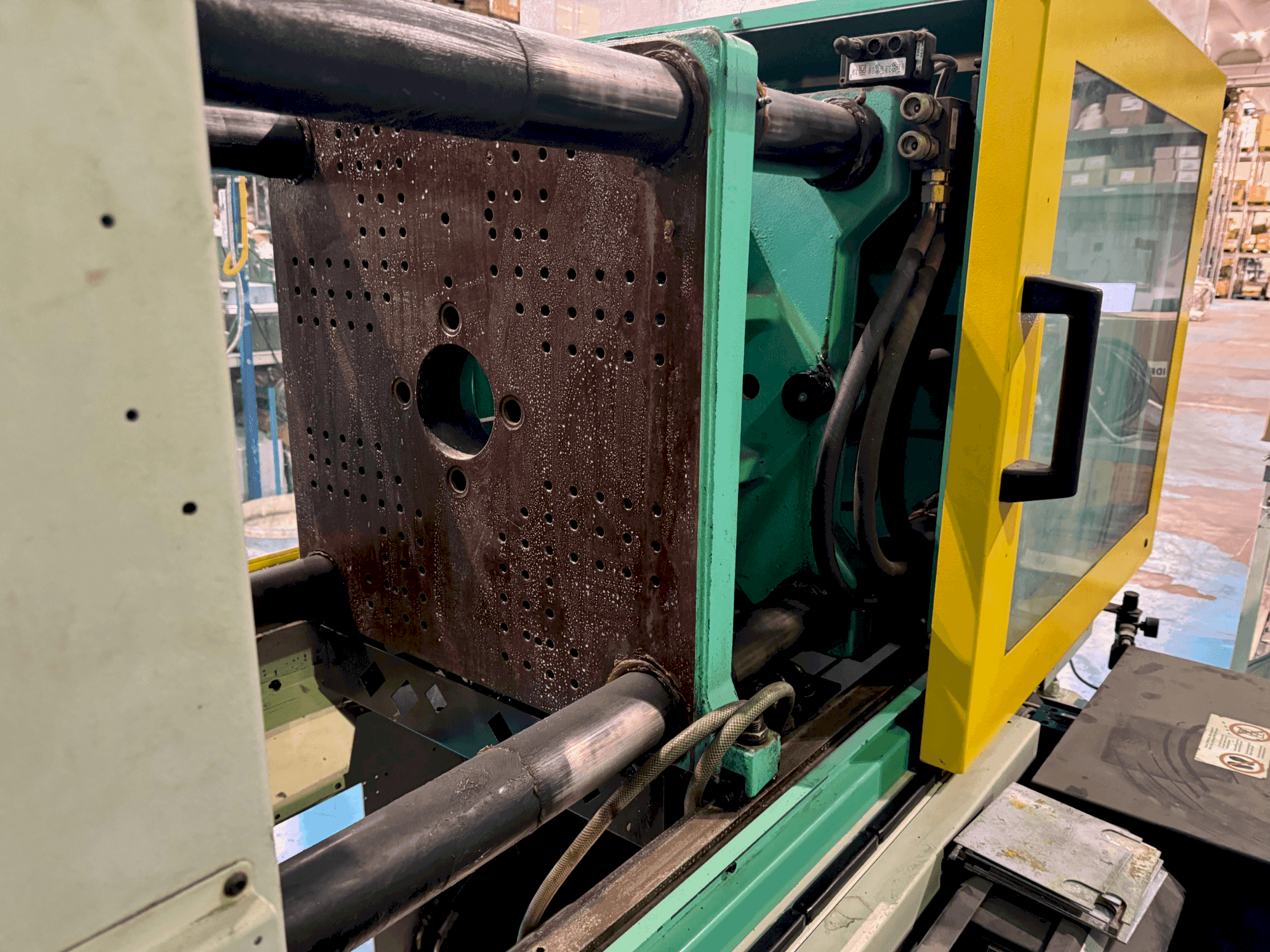 Prikaz stroja Arburg ALLROUNDER CENTEX 470 C 1500-800 sprijeda