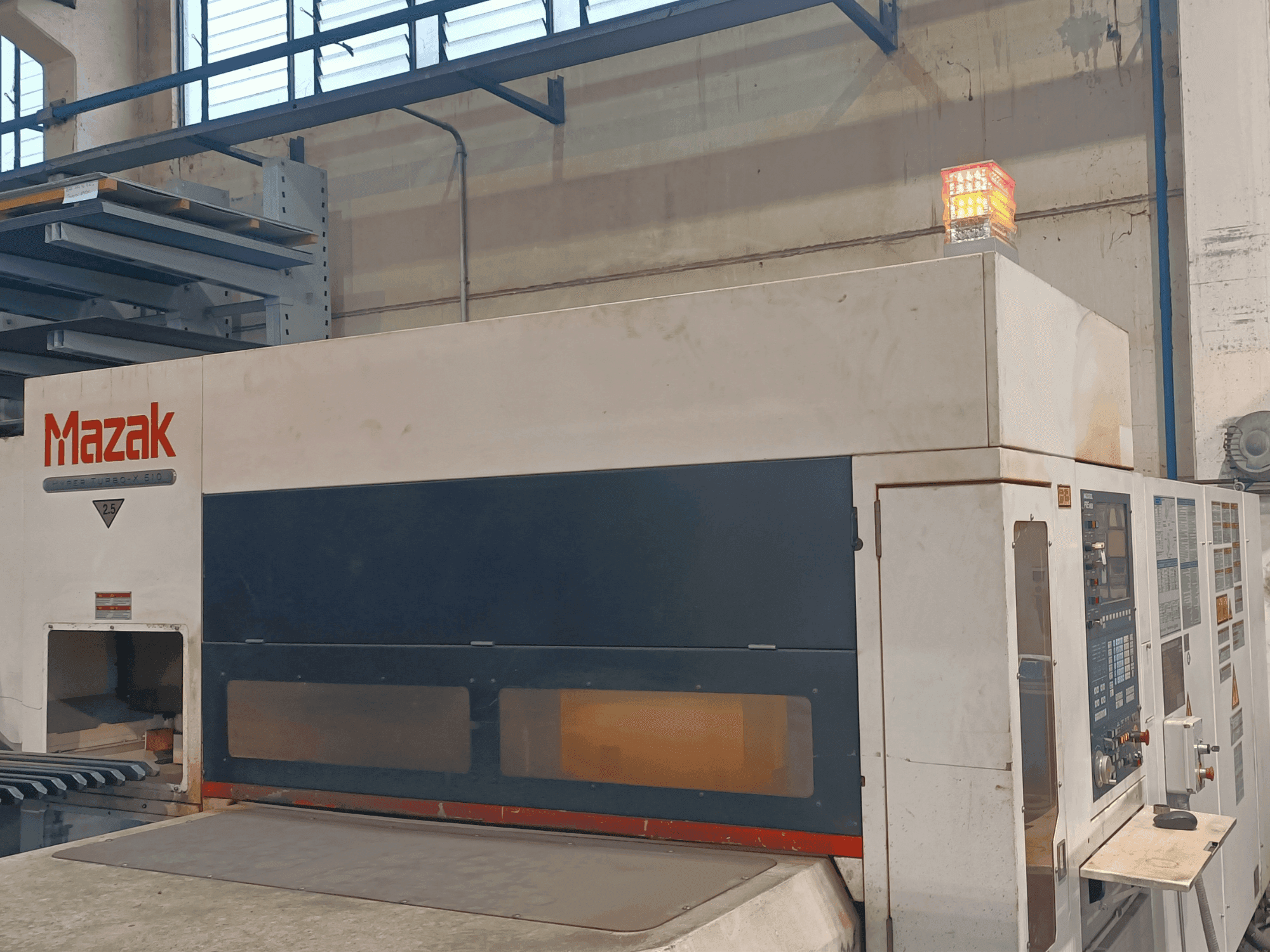 Prikaz stroja Mazak MAZAK HTX510 sprijeda