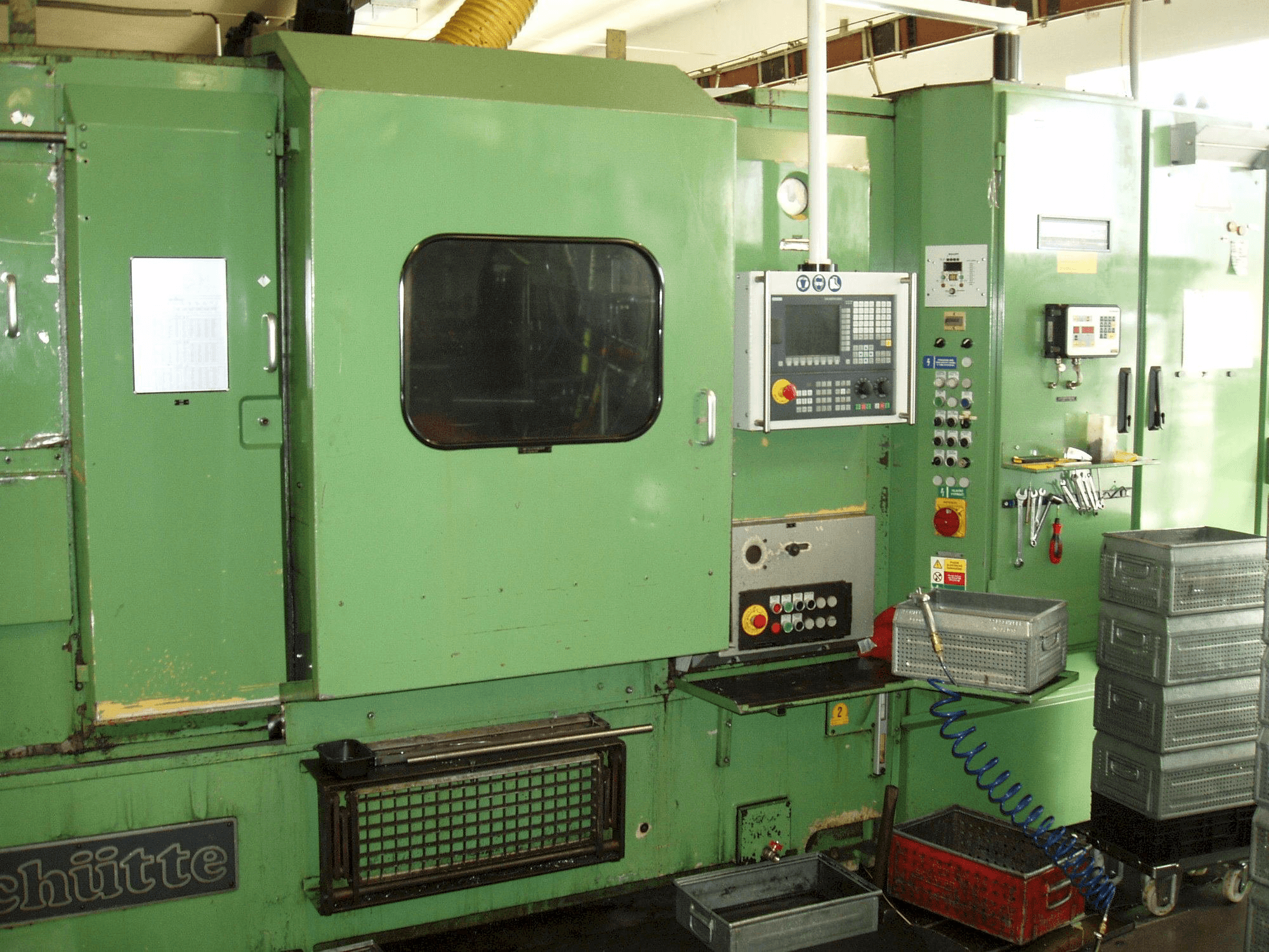 Prikaz stroja Schuette SF81 sprijeda