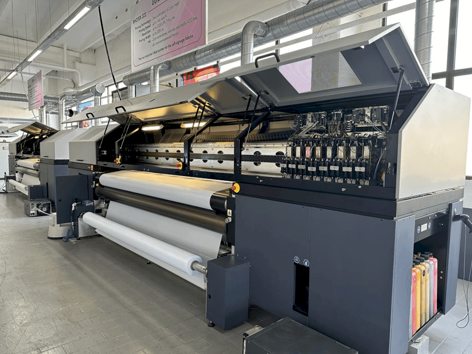 Prikaz stroja Durst Rhotex 322 sprijeda