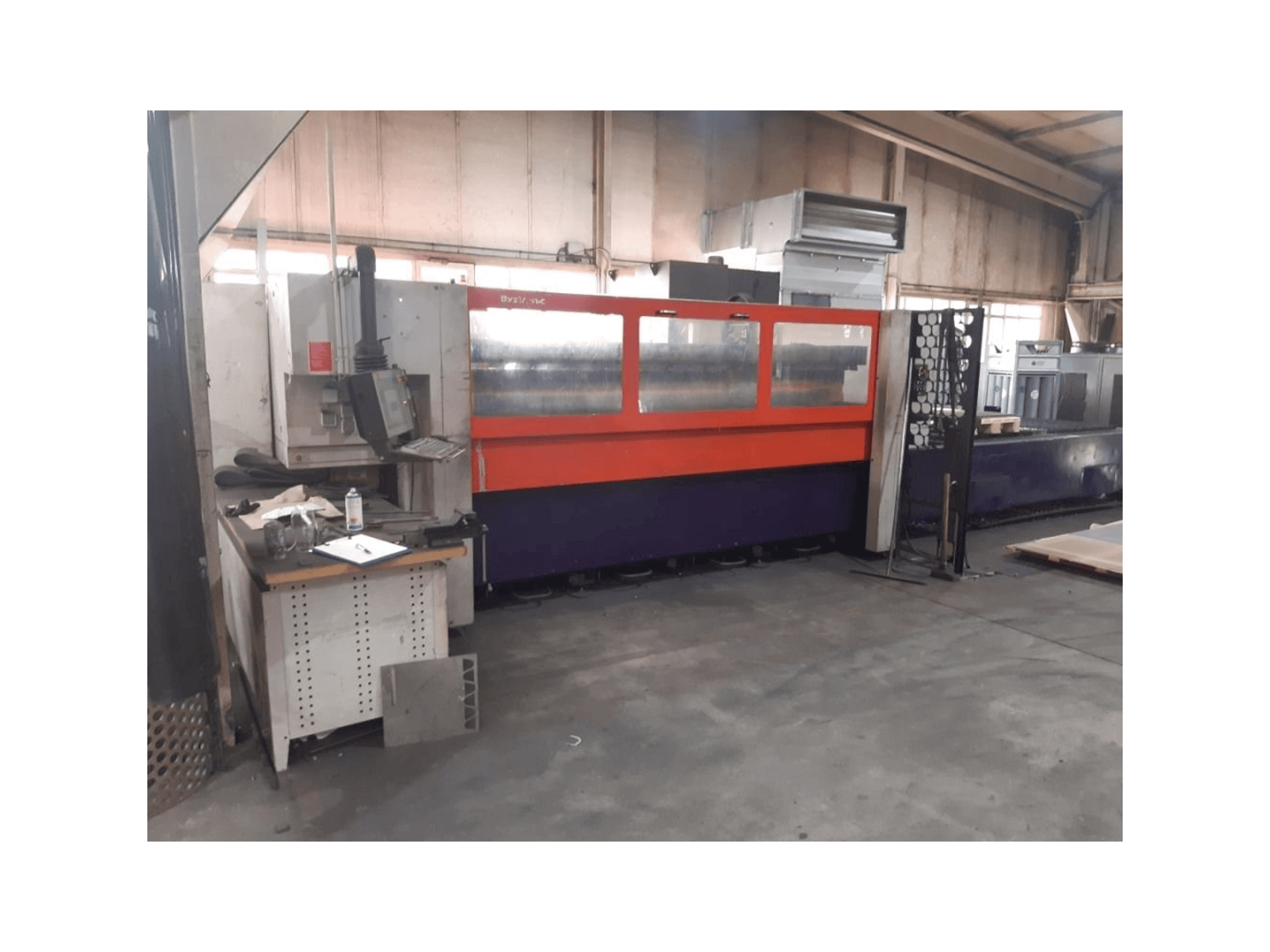 Prikaz stroja Bystronic Bystar 3015 sprijeda