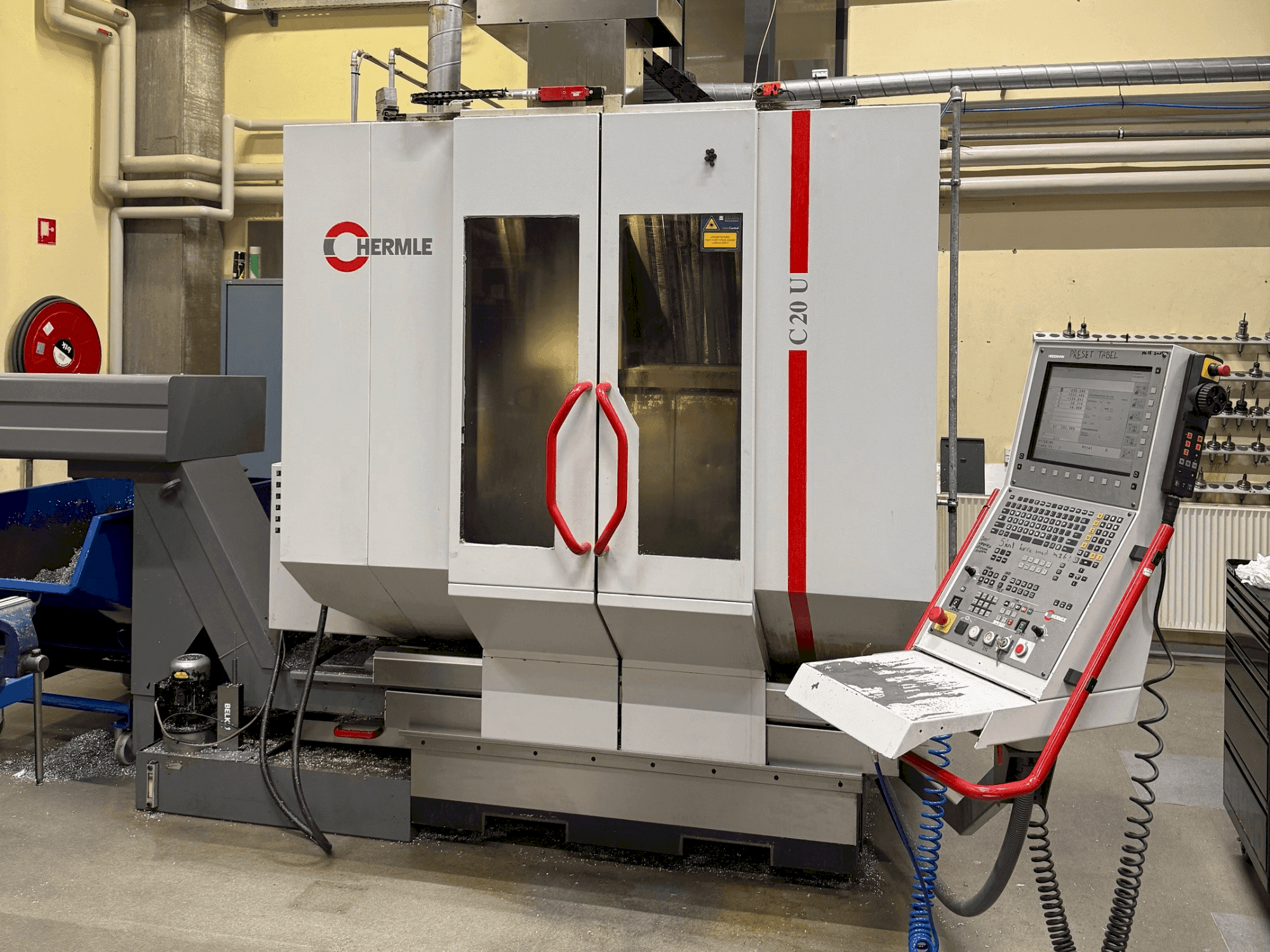 Prikaz stroja HERMLE C 20 U sprijeda