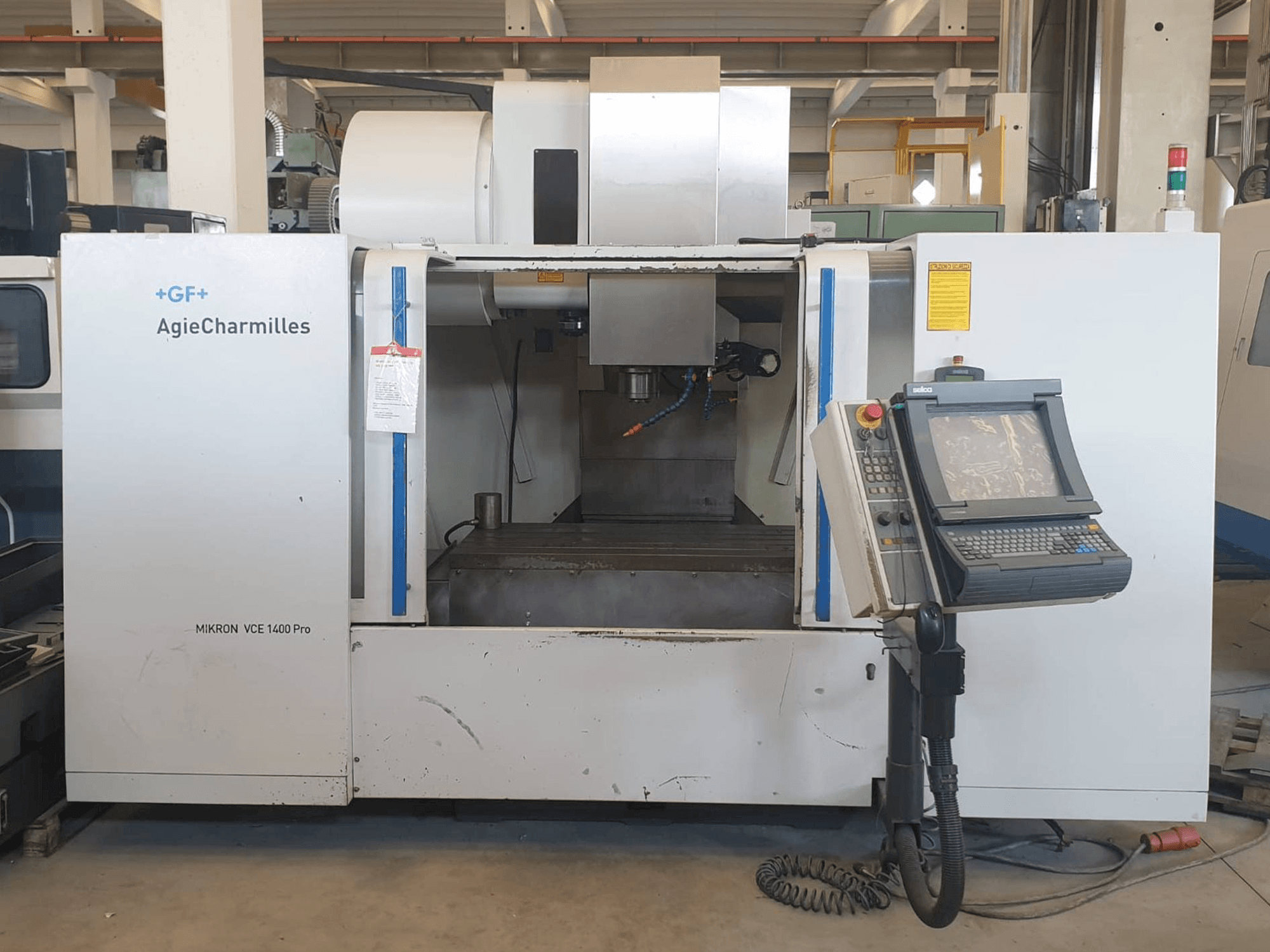Prikaz stroja AgieCharmilles MIKRON VCE 1400 PRO sprijeda