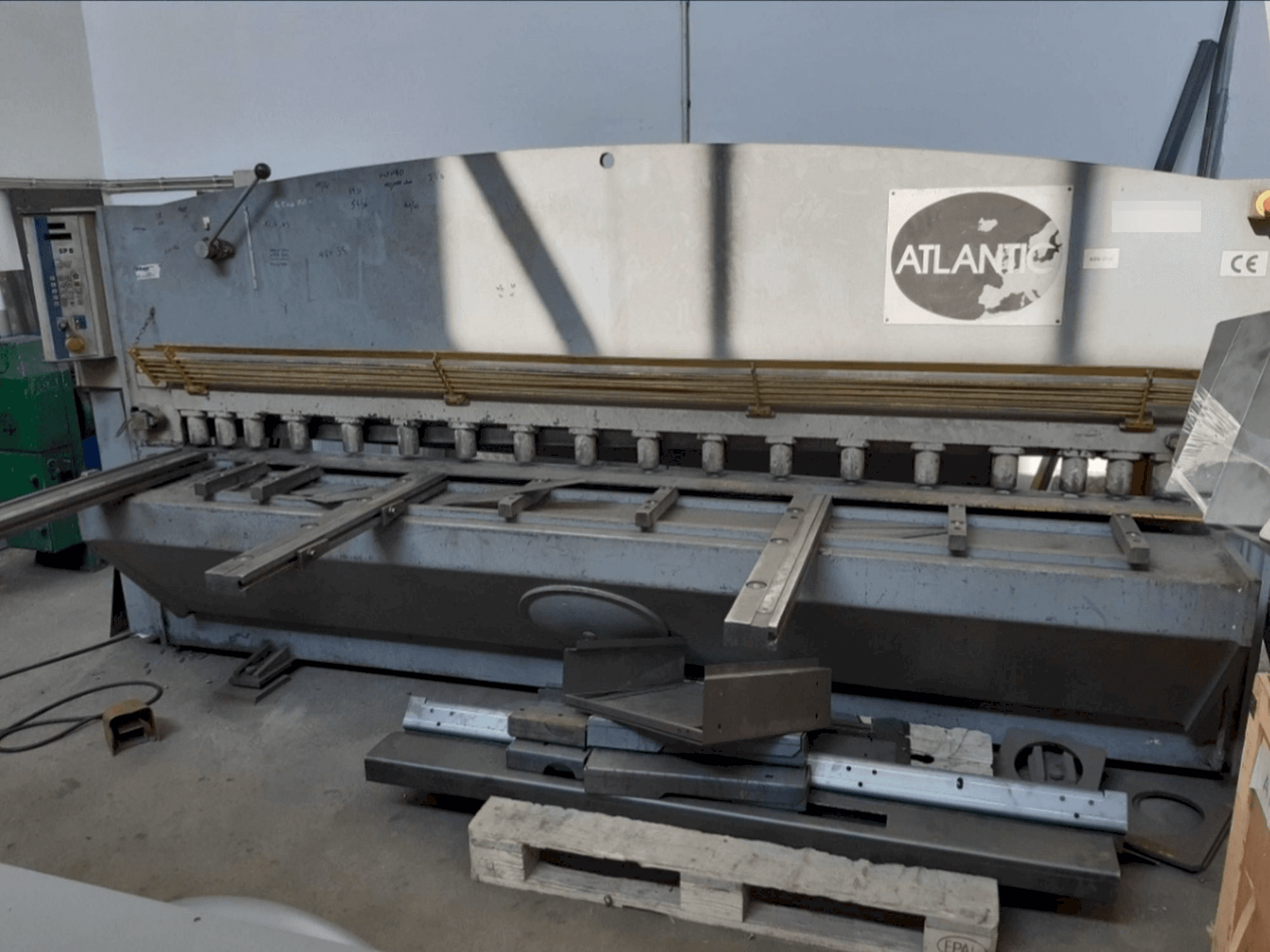 Prikaz stroja ATLANTIC ATS 3006 sprijeda