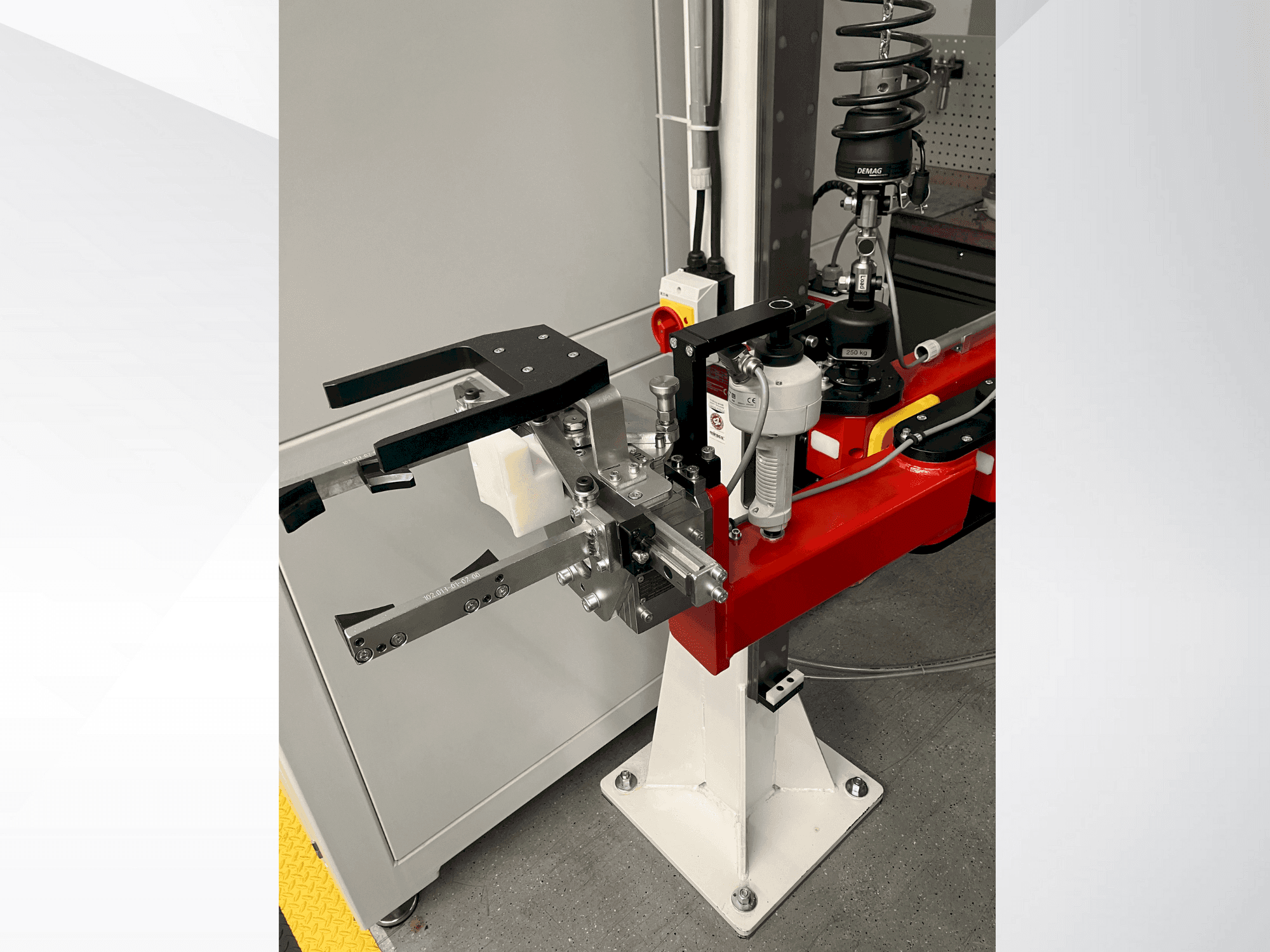 Prikaz stroja MIRECS EasyLift sprijeda