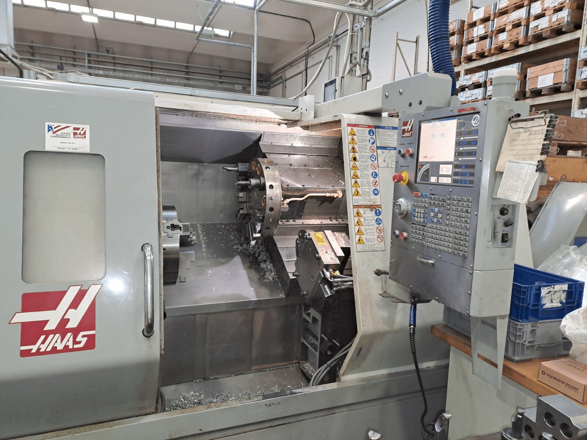 Prikaz stroja HAAS SL30 sprijeda