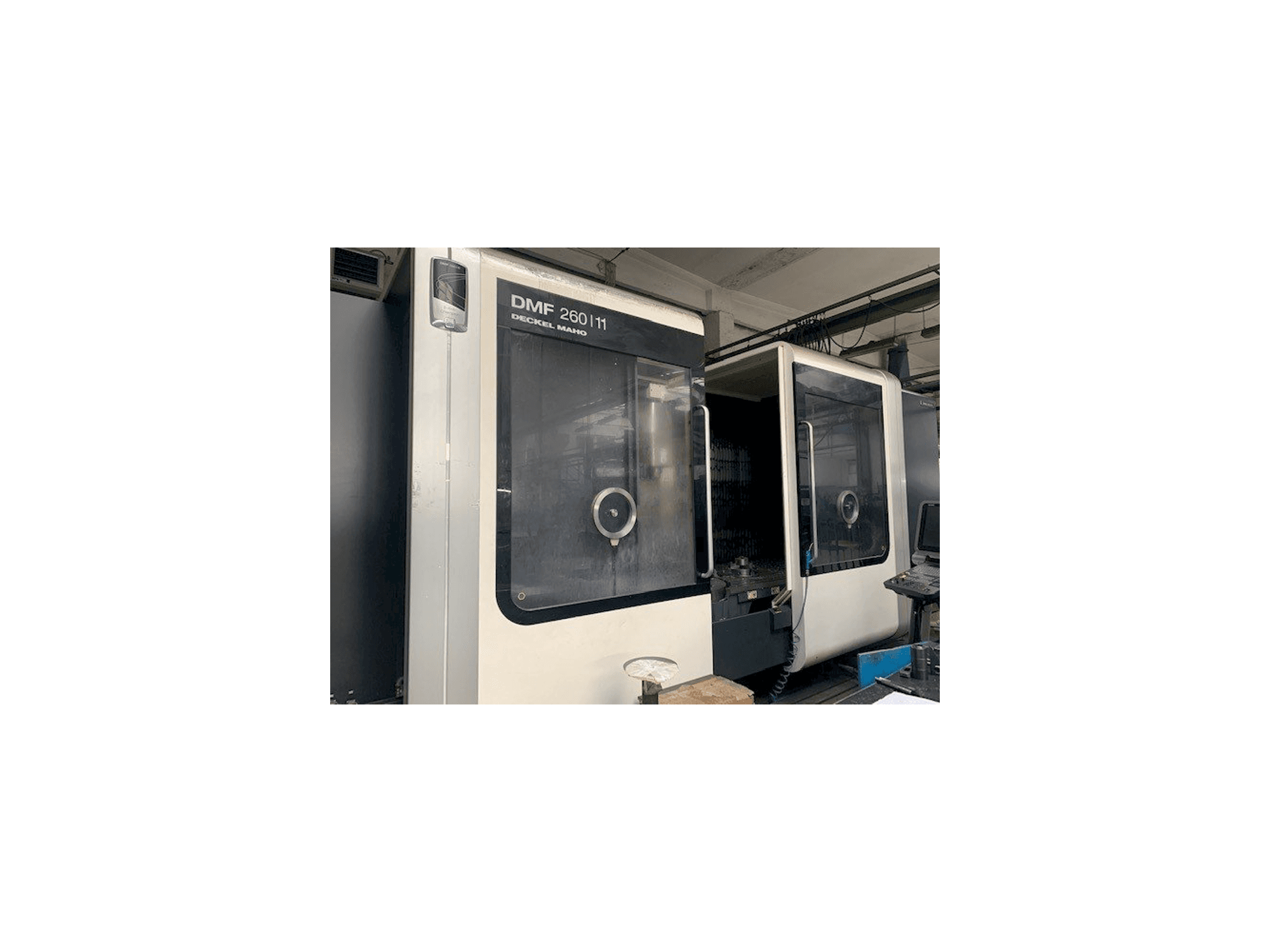 Prikaz stroja DMG DMF 260 linear sprijeda