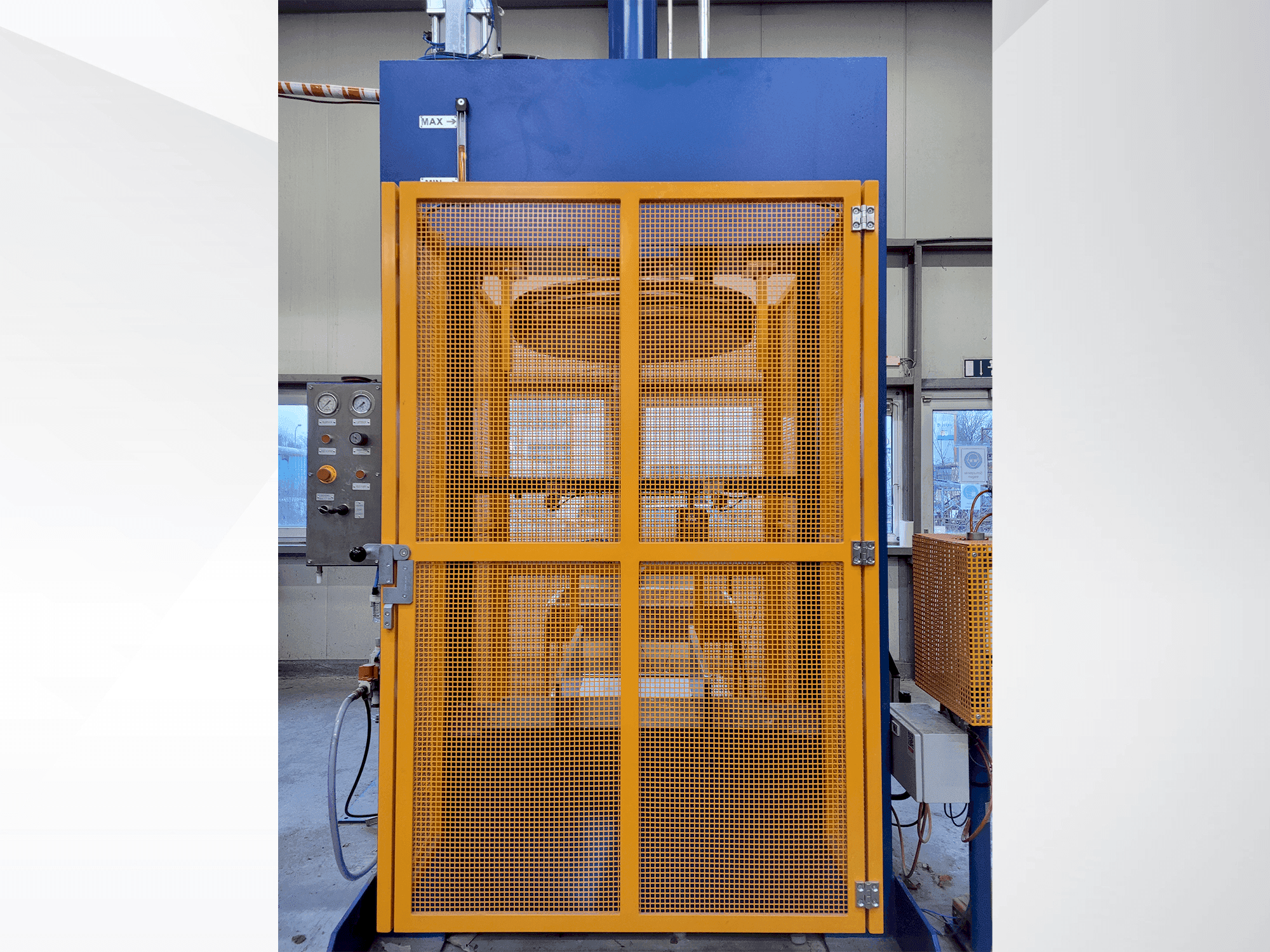 Prikaz stroja NANINNI RENATO PV- EXTRUDER MOD.PV800M-AT sprijeda