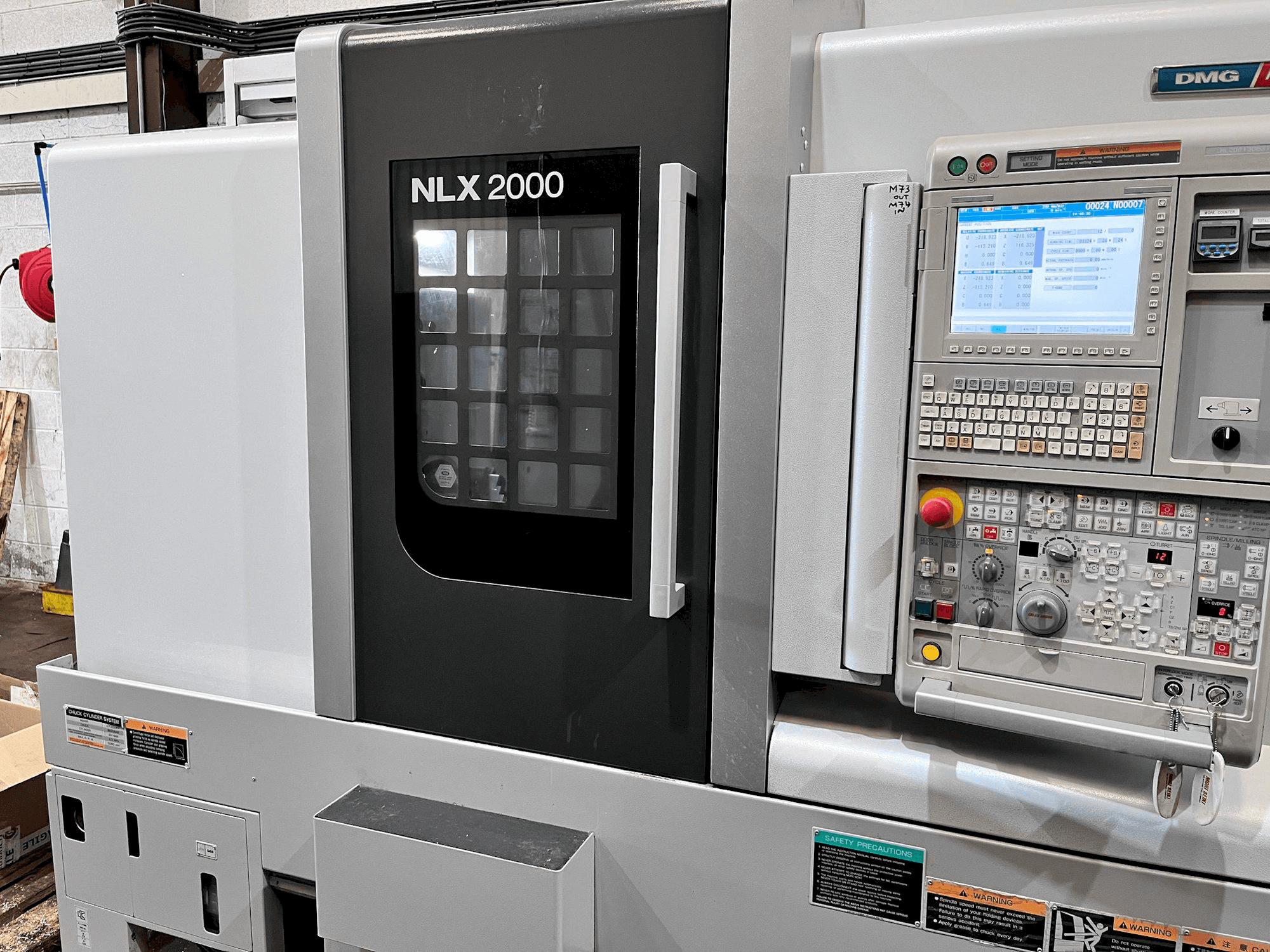 Prikaz stroja MORI SEIKI NLX 2000MC/500 sprijeda