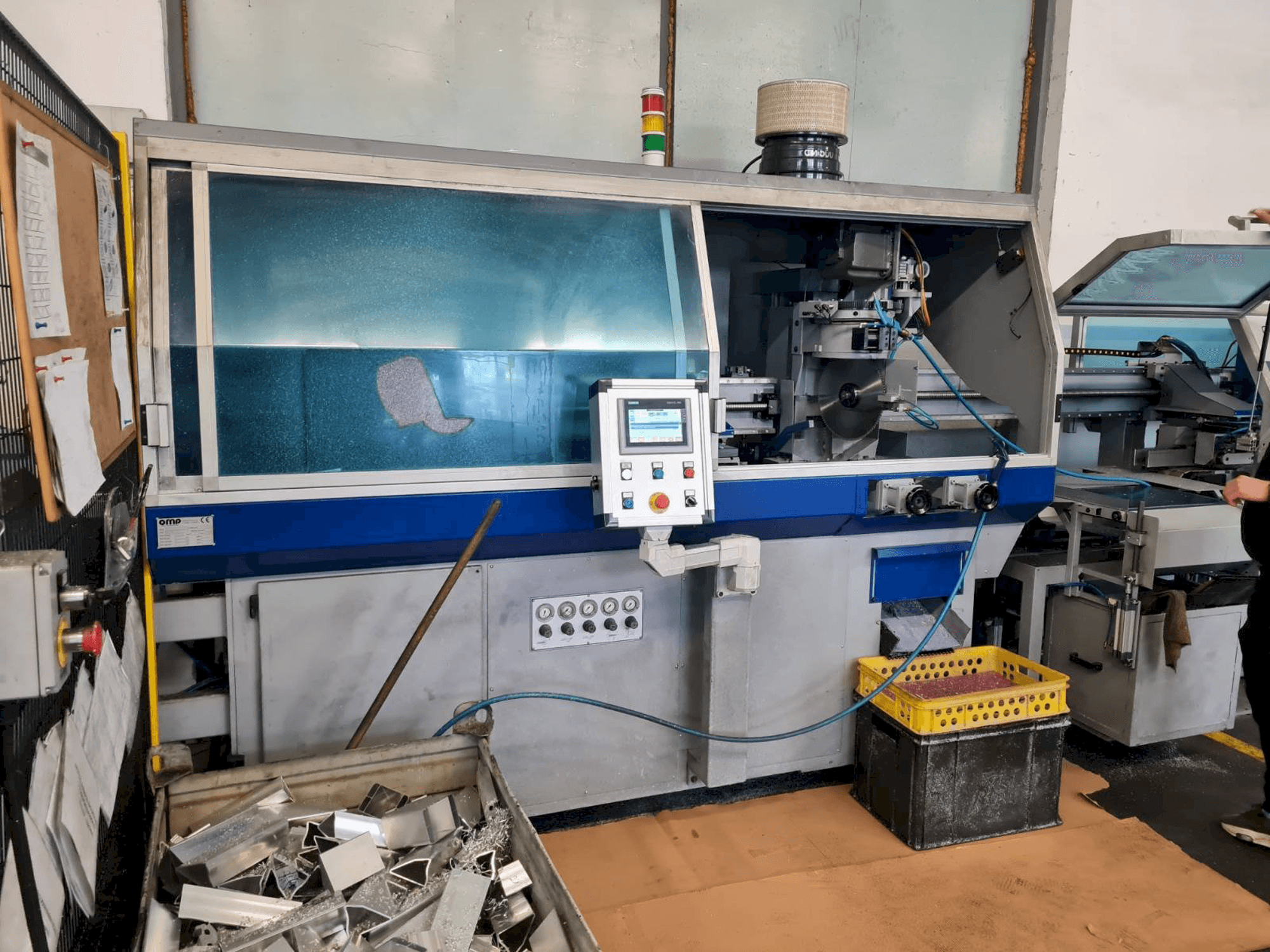 Prikaz stroja OMP EURO 400 CMCNPRL sprijeda