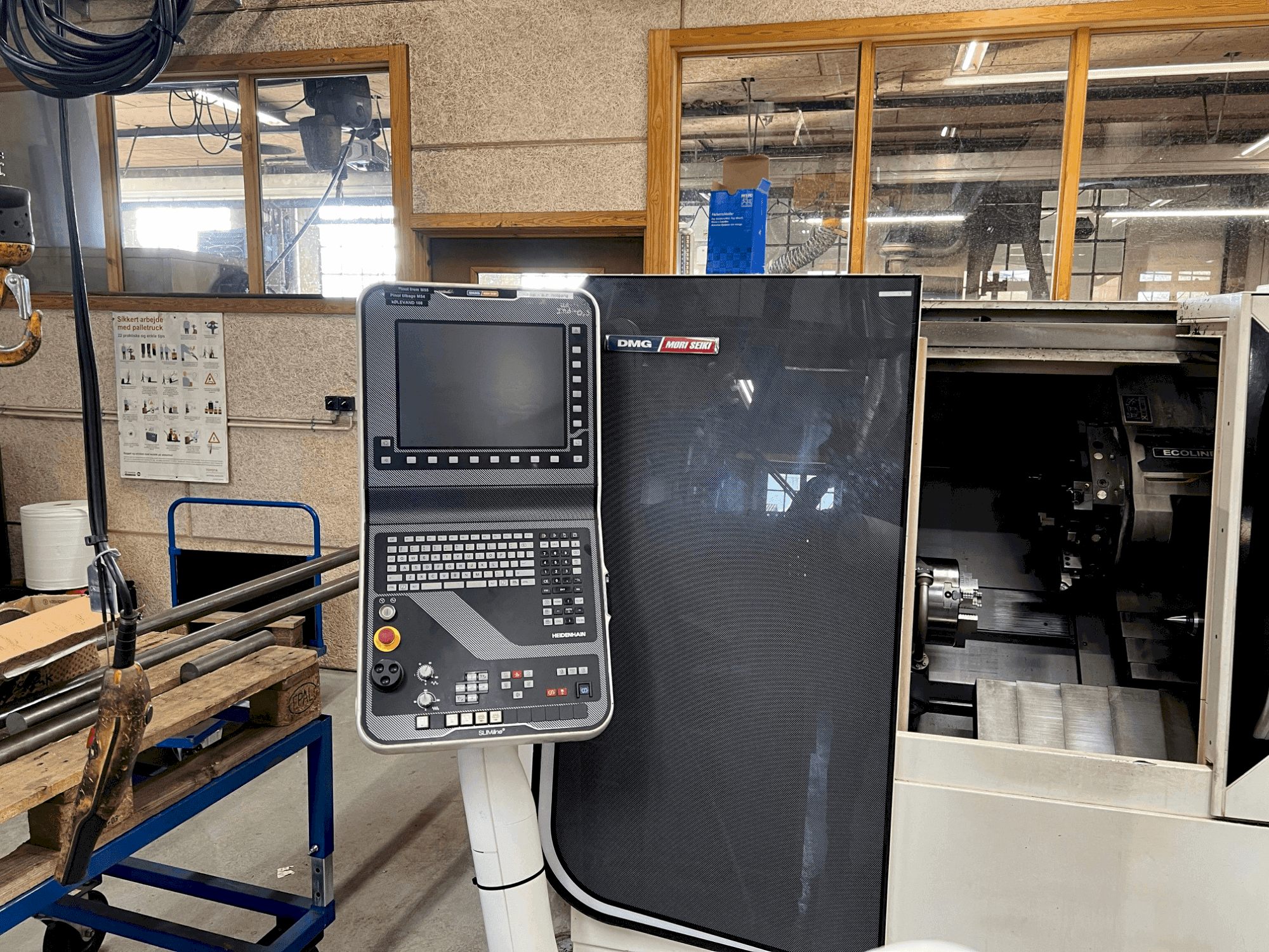 Prikaz stroja DMG Mori Seiki CTX 310 ecoline sprijeda