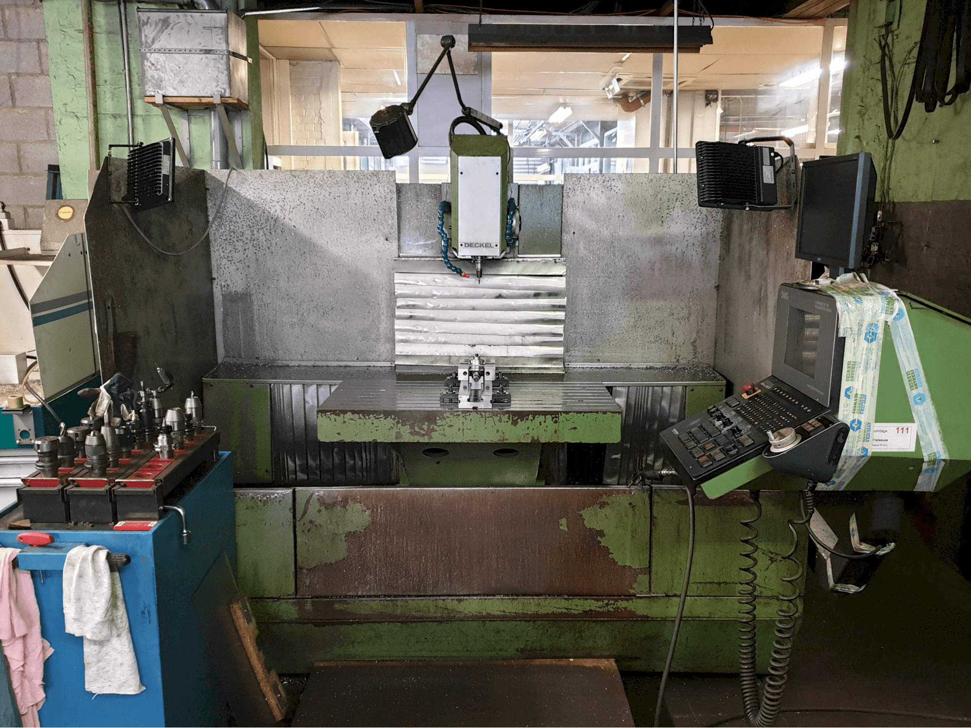 Prikaz stroja DECKEL FP5CC sprijeda
