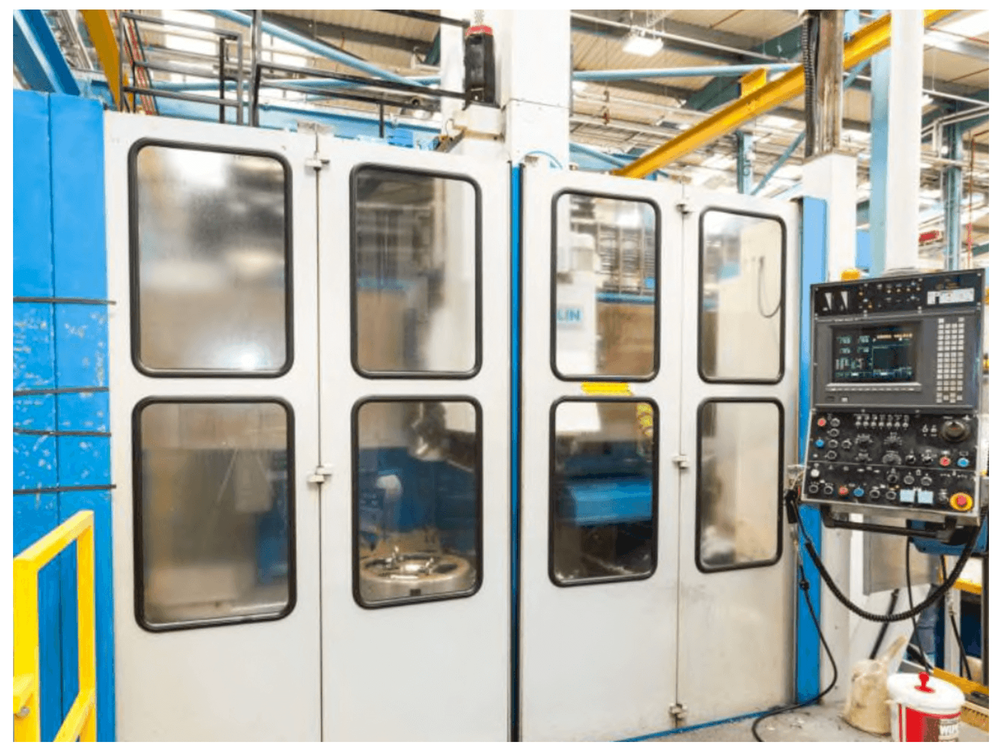 Prikaz stroja TOS SKIQ 20 CNC sprijeda