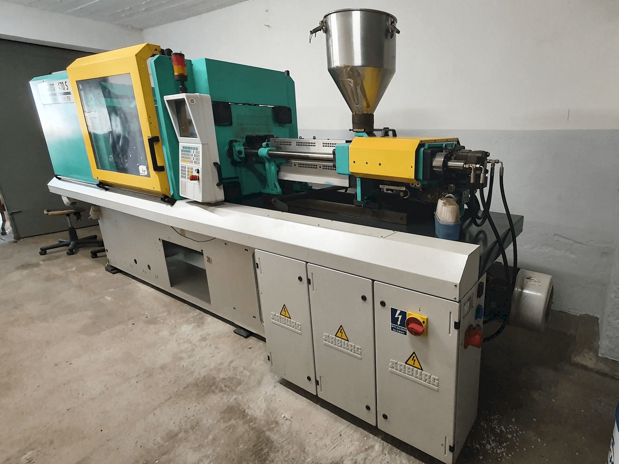 Prikaz stroja Arburg 470s ALLROUNDER 1300-350 sprijeda